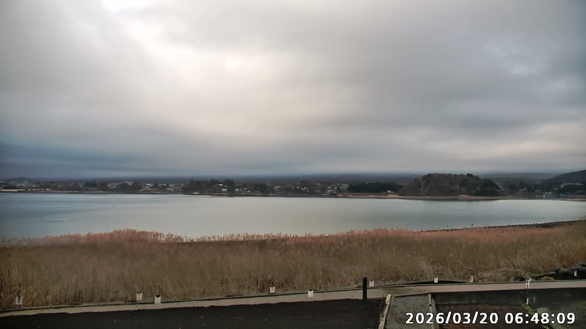 Fujikawaguchiko, Mount Fuji & Lake Kawaguchiko View from Oishi Park ( 大石公園からの富士河口湖、河口湖、富士山の眺め ) Live Cam  - Oishi, Fujikawaguchiko, Minamitsuru, Yamanashi, Tokai, Chubu, Japan
