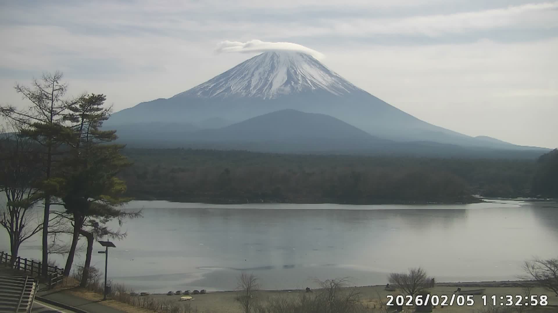 Fujikawaguchiko, Mount Fuji & Lake Shoji View ( 富士河口湖、富士山、精進湖の眺め ) Live Cam  - Shoji, Fujikawaguchiko, Minamitsuru, Yamanashi, Tokai, Chubu, Japan