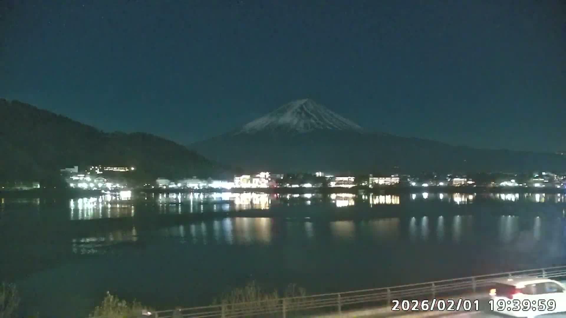 Fujikawaguchiko, Kawaguchi,  Mount Fuji & Lake Kawaguchiko View  ( 富士河口湖、川口、富士山、河口湖の眺め ) Live Cam -  Kawaguchi, Fujikawaguchiko, Minamitsuru, Yamanashi, Tokai, Chubu, Japan