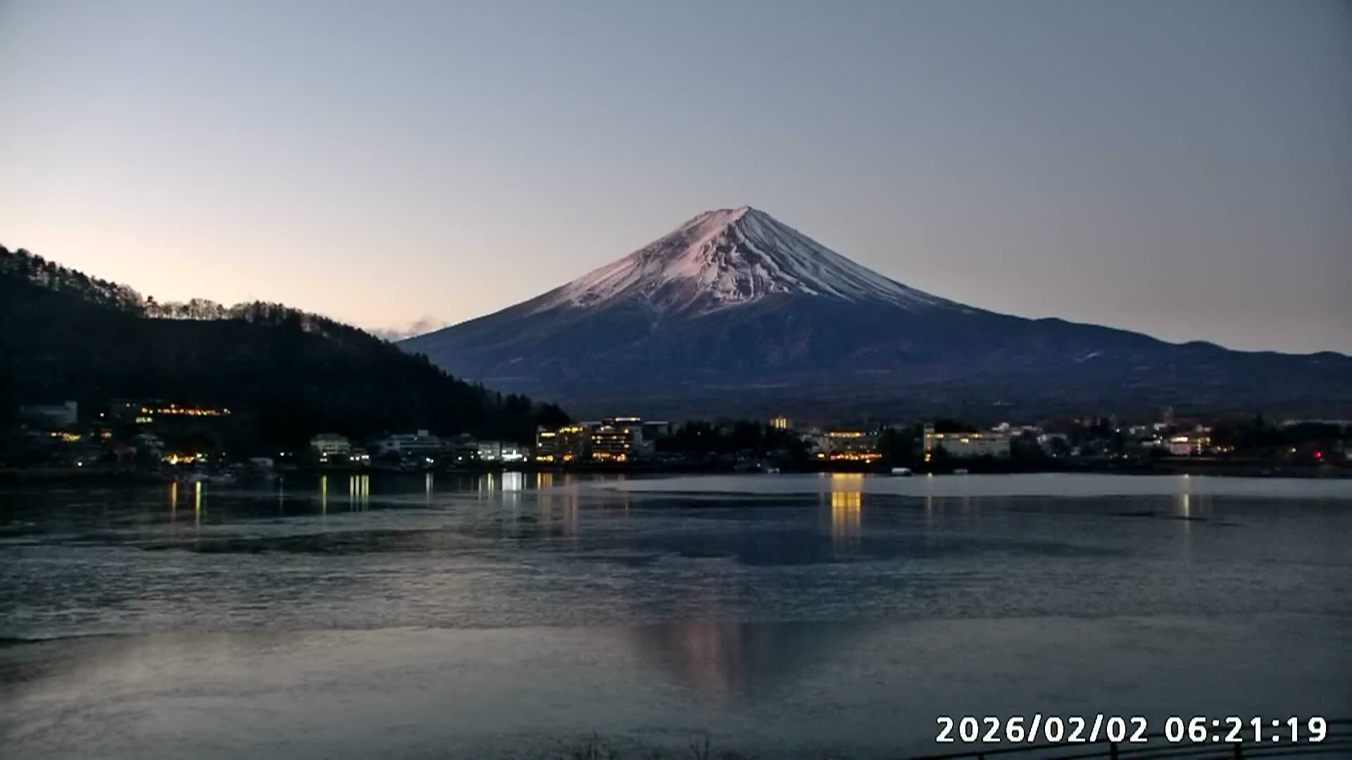 Fujikawaguchiko, Kawaguchi,  Mount Fuji & Lake Kawaguchiko View  ( 富士河口湖、川口、富士山、河口湖の眺め ) Live Cam -  Kawaguchi, Fujikawaguchiko, Minamitsuru, Yamanashi, Tokai, Chubu, Japan