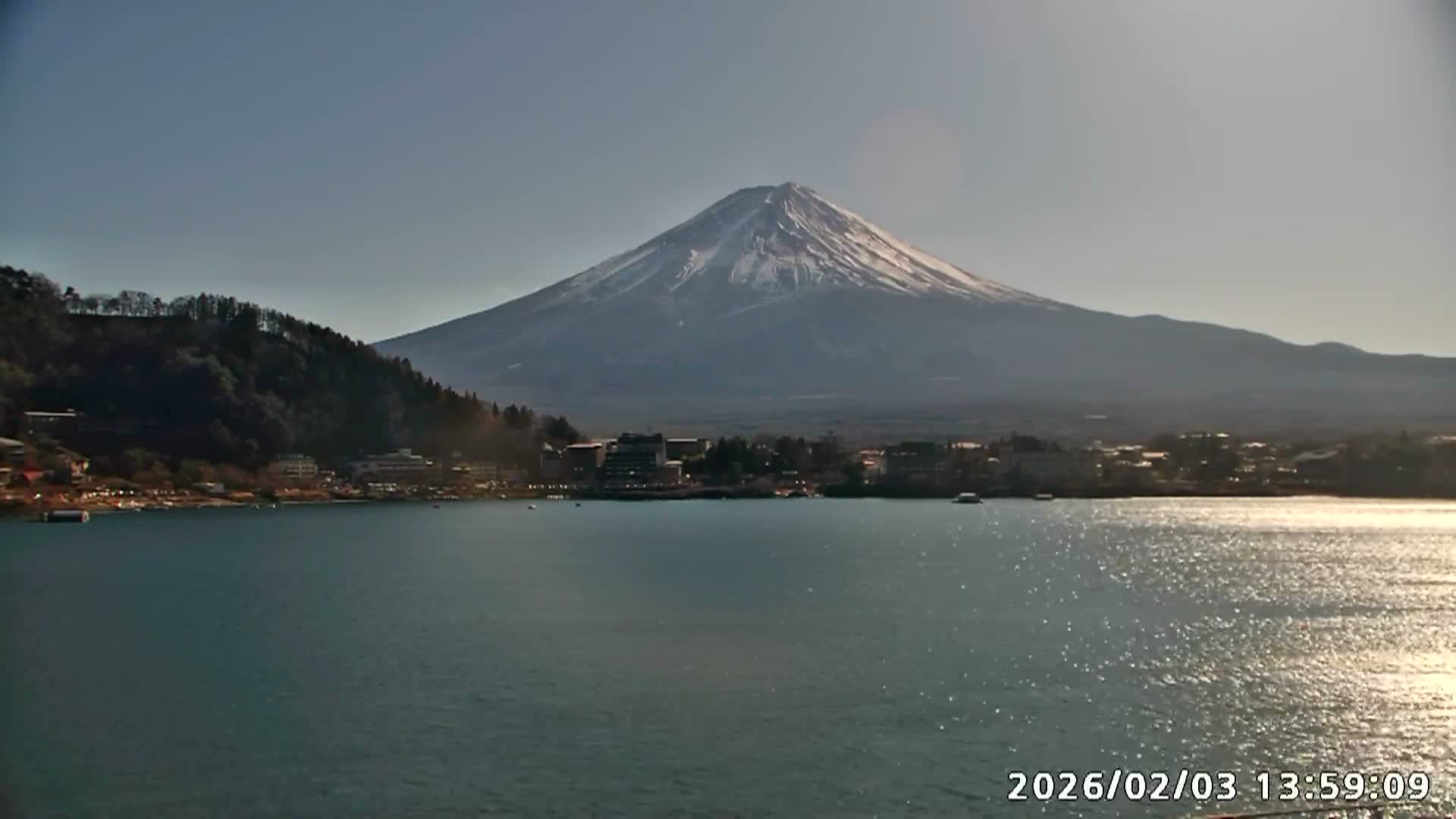 Fujikawaguchiko, Kawaguchi,  Mount Fuji & Lake Kawaguchiko View  ( 富士河口湖、川口、富士山、河口湖の眺め ) Live Cam -  Kawaguchi, Fujikawaguchiko, Minamitsuru, Yamanashi, Tokai, Chubu, Japan