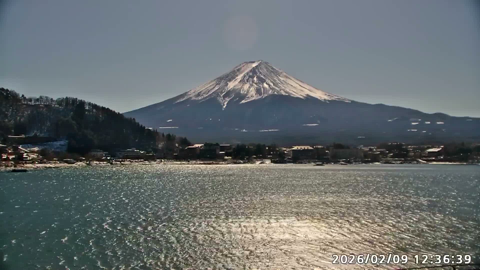 Fujikawaguchiko, Kawaguchi,  Mount Fuji & Lake Kawaguchiko View  ( 富士河口湖、川口、富士山、河口湖の眺め ) Live Cam -  Kawaguchi, Fujikawaguchiko, Minamitsuru, Yamanashi, Tokai, Chubu, Japan