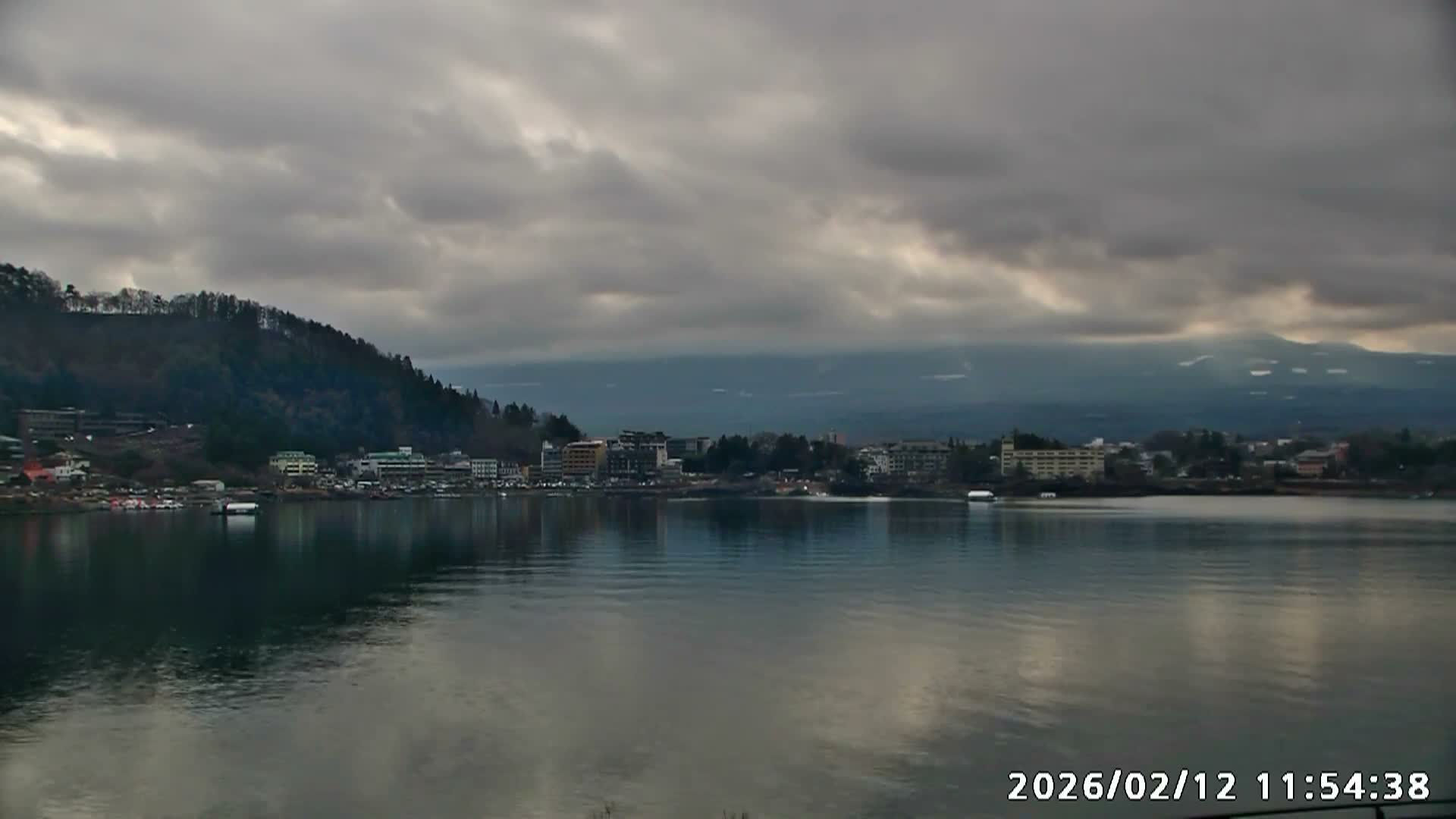 Fujikawaguchiko, Kawaguchi,  Mount Fuji & Lake Kawaguchiko View  ( 富士河口湖、川口、富士山、河口湖の眺め ) Live Cam -  Kawaguchi, Fujikawaguchiko, Minamitsuru, Yamanashi, Tokai, Chubu, Japan