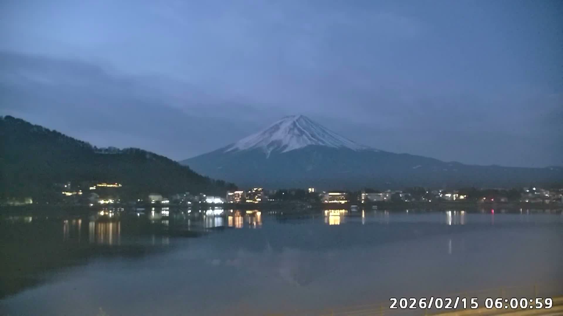 Fujikawaguchiko, Kawaguchi,  Mount Fuji & Lake Kawaguchiko View  ( 富士河口湖、川口、富士山、河口湖の眺め ) Live Cam -  Kawaguchi, Fujikawaguchiko, Minamitsuru, Yamanashi, Tokai, Chubu, Japan