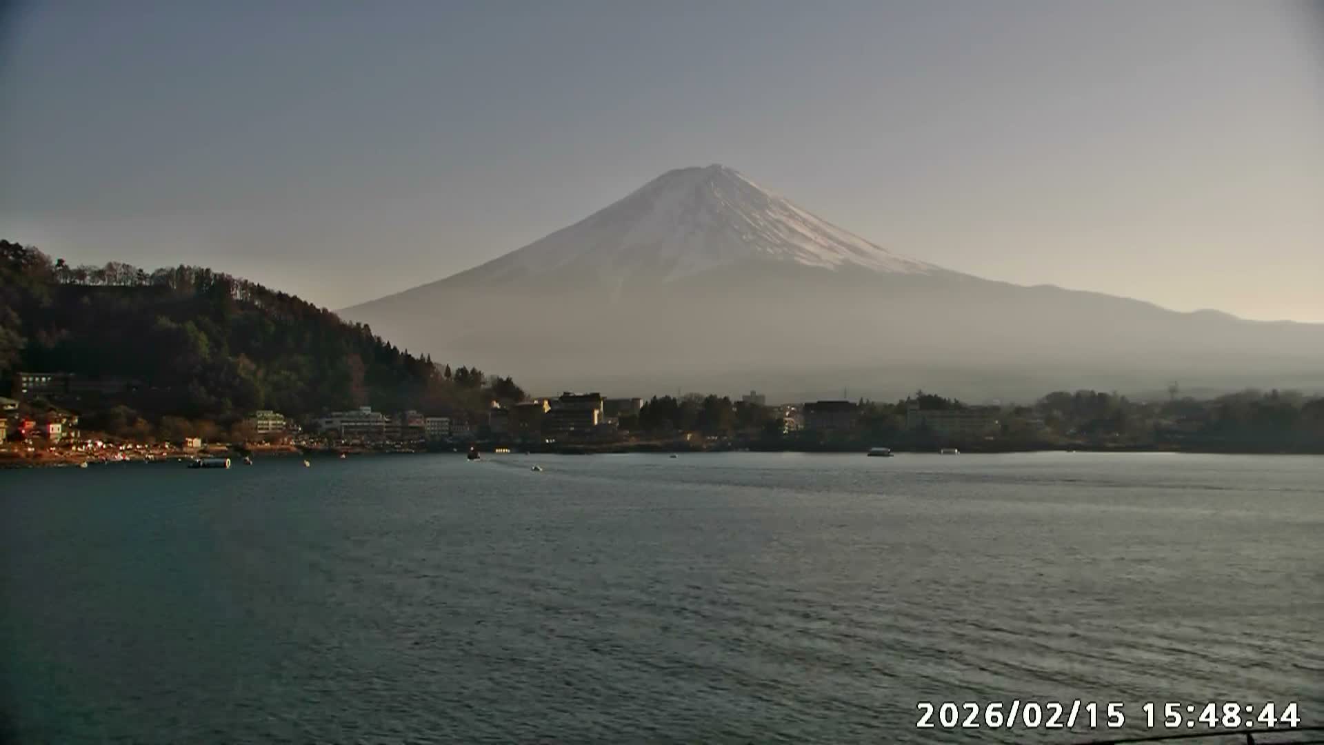 Fujikawaguchiko, Kawaguchi,  Mount Fuji & Lake Kawaguchiko View  ( 富士河口湖、川口、富士山、河口湖の眺め ) Live Cam -  Kawaguchi, Fujikawaguchiko, Minamitsuru, Yamanashi, Tokai, Chubu, Japan