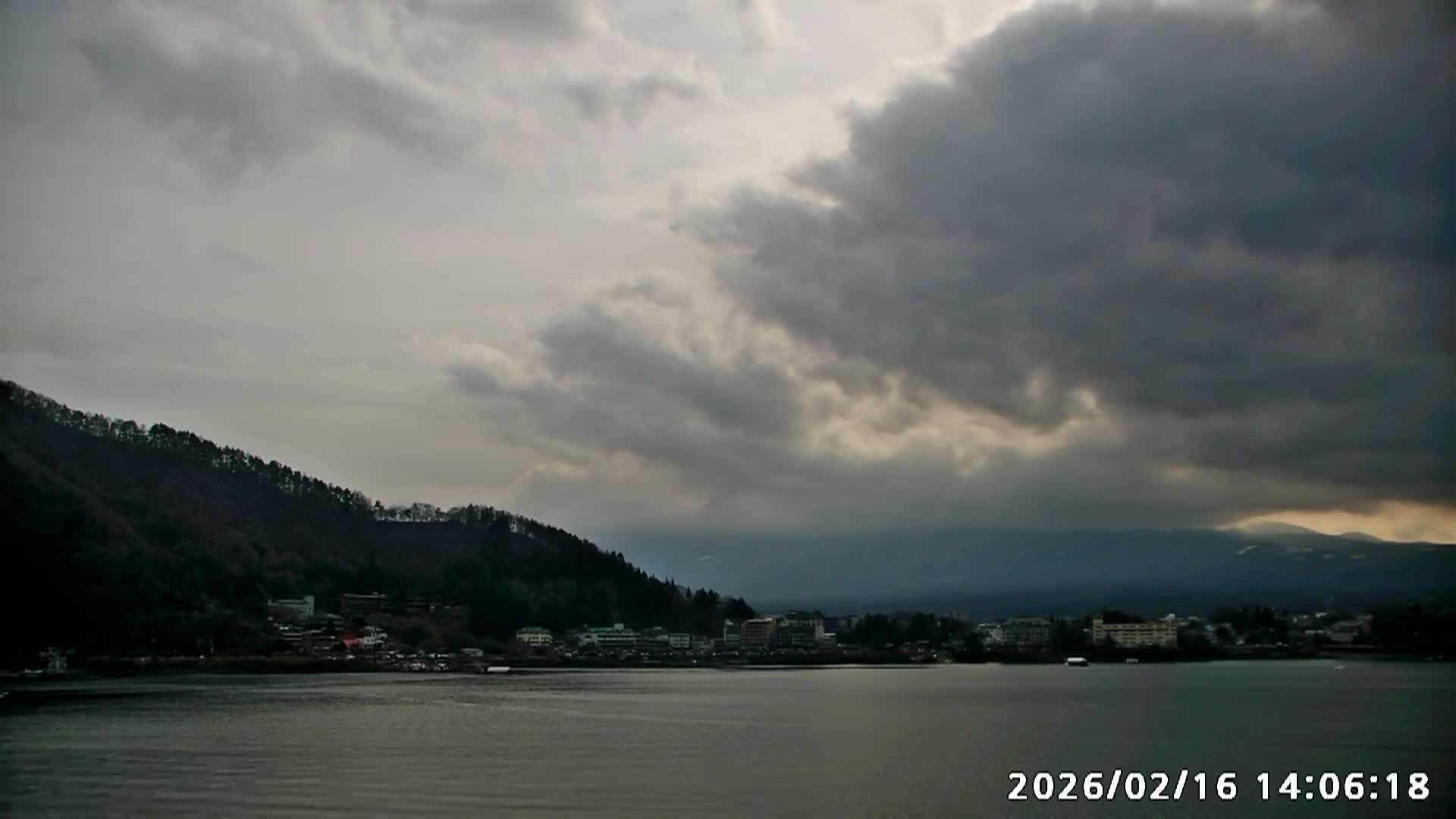 Fujikawaguchiko, Kawaguchi,  Mount Fuji & Lake Kawaguchiko View  ( 富士河口湖、川口、富士山、河口湖の眺め ) Live Cam -  Kawaguchi, Fujikawaguchiko, Minamitsuru, Yamanashi, Tokai, Chubu, Japan