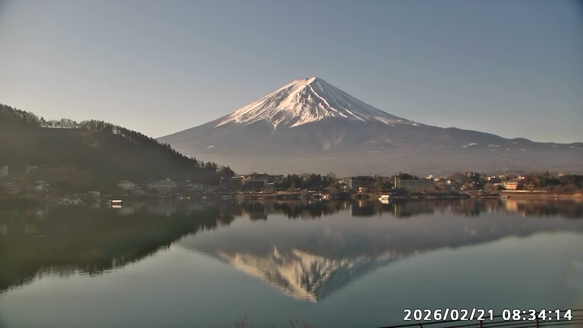 Fujikawaguchiko, Kawaguchi,  Mount Fuji & Lake Kawaguchiko View  ( 富士河口湖、川口、富士山、河口湖の眺め ) Live Cam -  Kawaguchi, Fujikawaguchiko, Minamitsuru, Yamanashi, Tokai, Chubu, Japan