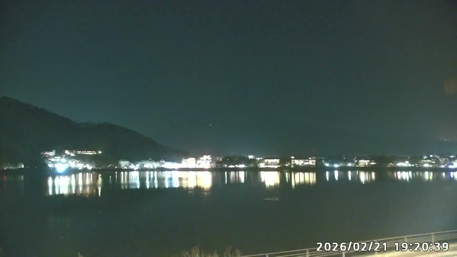 Fujikawaguchiko, Kawaguchi,  Mount Fuji & Lake Kawaguchiko View  ( 富士河口湖、川口、富士山、河口湖の眺め ) Live Cam -  Kawaguchi, Fujikawaguchiko, Minamitsuru, Yamanashi, Tokai, Chubu, Japan