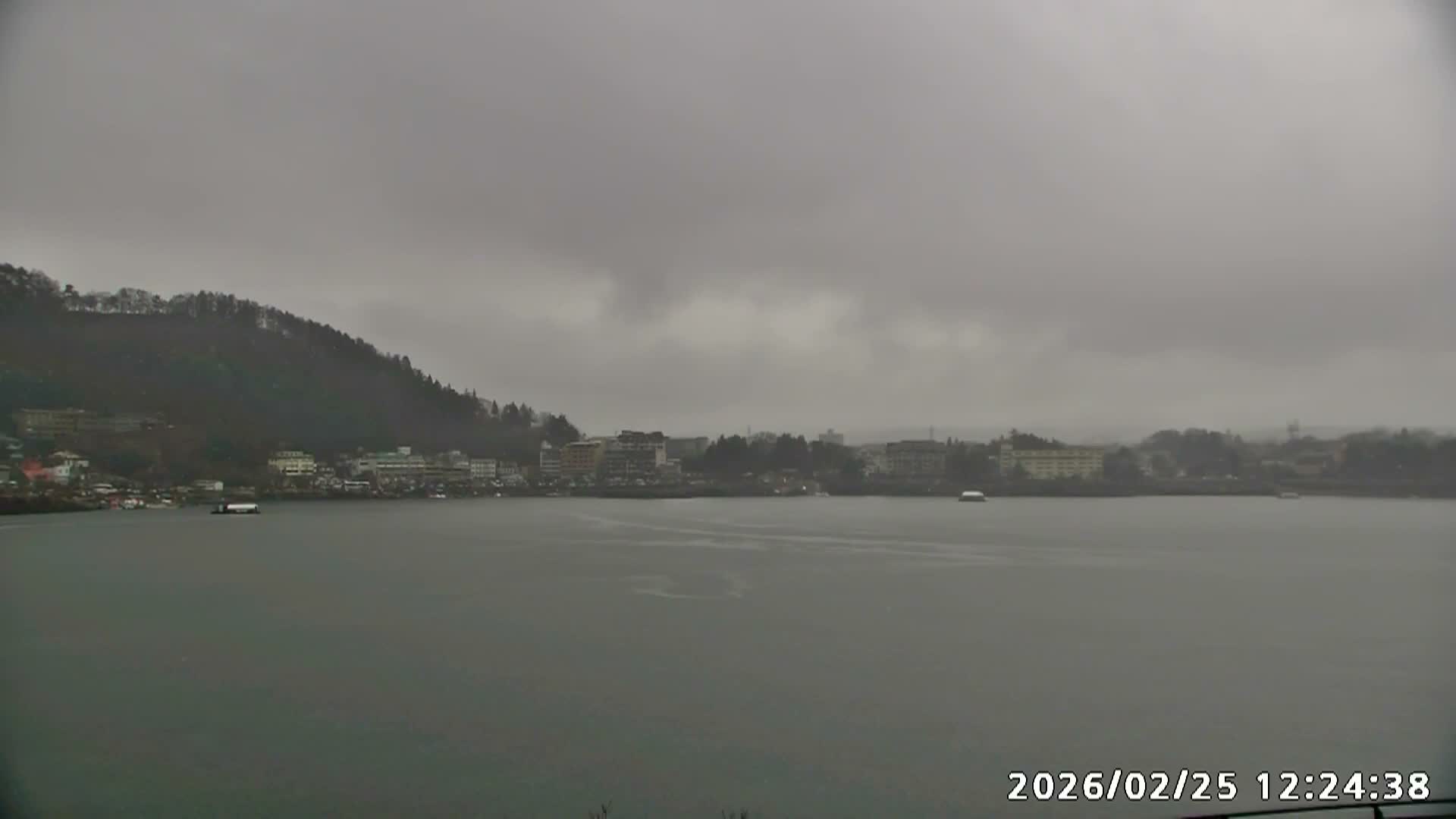 Fujikawaguchiko, Kawaguchi,  Mount Fuji & Lake Kawaguchiko View  ( 富士河口湖、川口、富士山、河口湖の眺め ) Live Cam -  Kawaguchi, Fujikawaguchiko, Minamitsuru, Yamanashi, Tokai, Chubu, Japan
