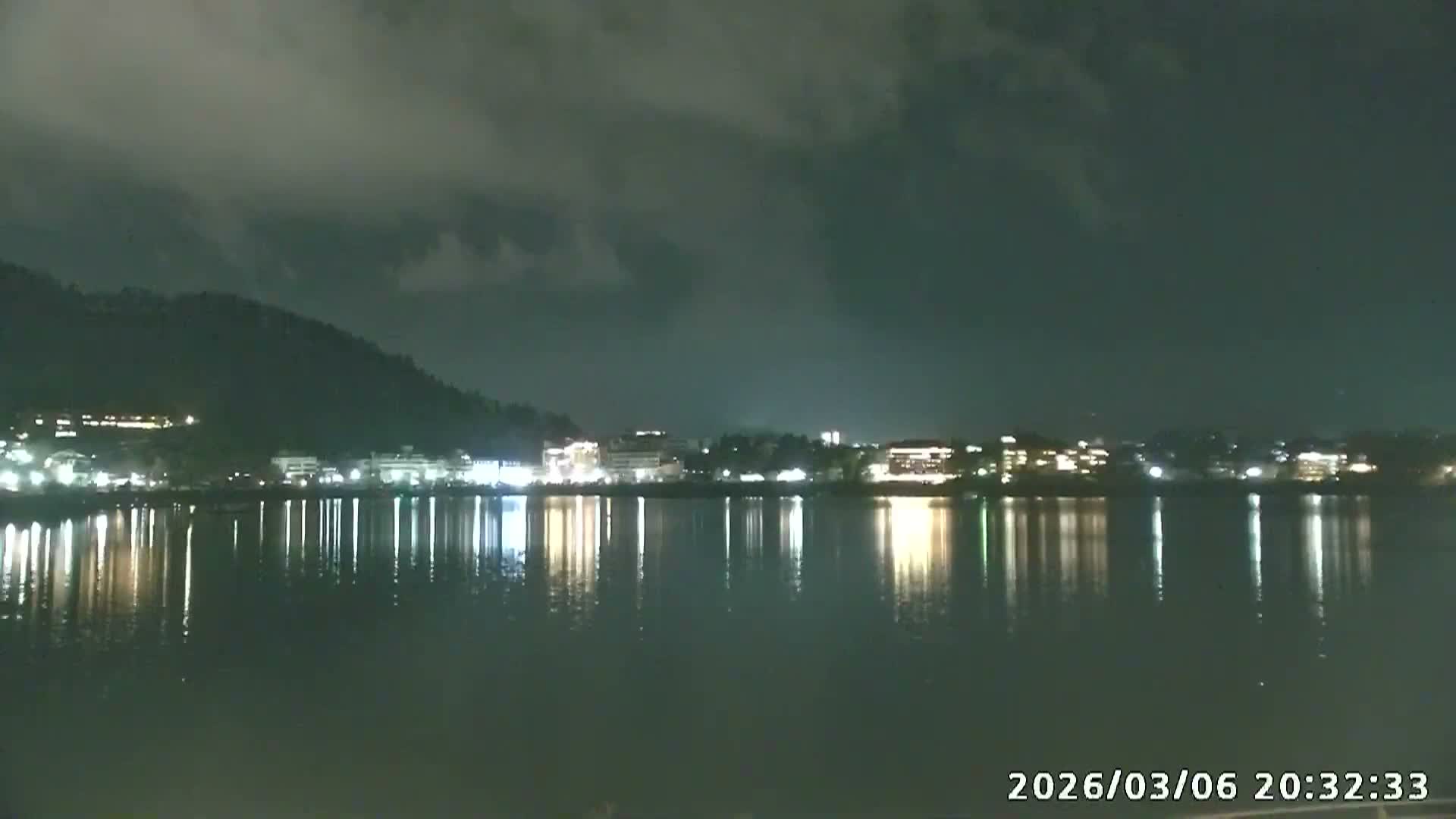 Fujikawaguchiko, Kawaguchi,  Mount Fuji & Lake Kawaguchiko View  ( 富士河口湖、川口、富士山、河口湖の眺め ) Live Cam -  Kawaguchi, Fujikawaguchiko, Minamitsuru, Yamanashi, Tokai, Chubu, Japan