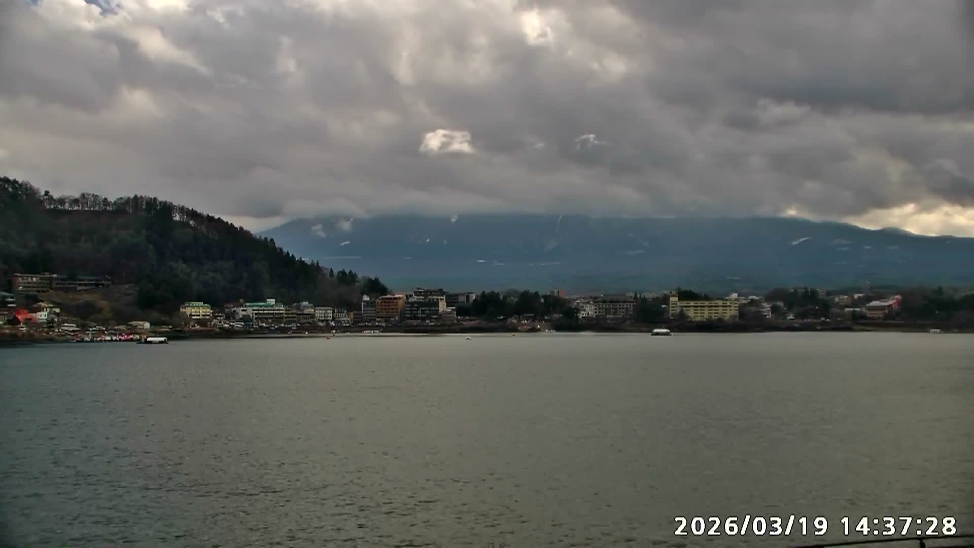 Fujikawaguchiko, Kawaguchi,  Mount Fuji & Lake Kawaguchiko View  ( 富士河口湖、川口、富士山、河口湖の眺め ) Live Cam -  Kawaguchi, Fujikawaguchiko, Minamitsuru, Yamanashi, Tokai, Chubu, Japan