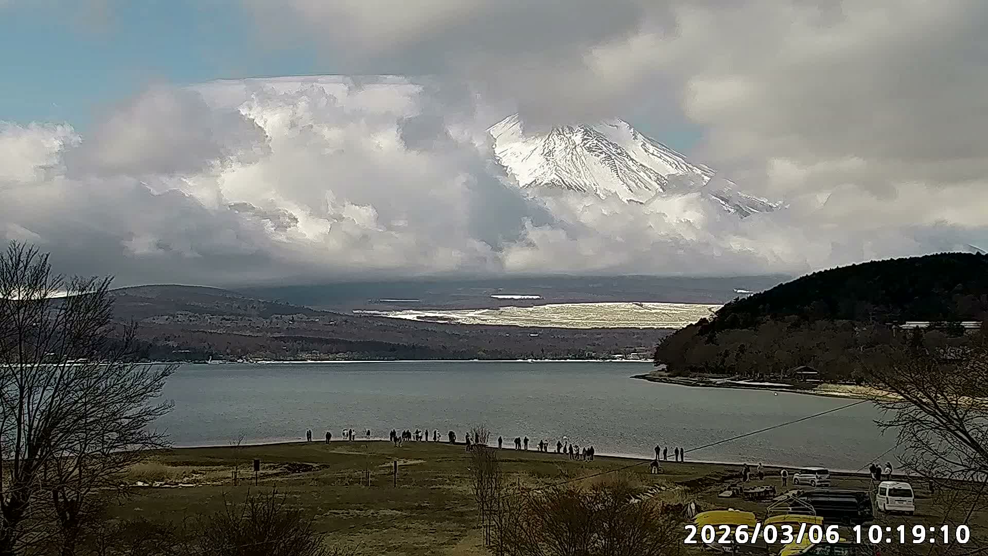Yamanakako,  Mount Fuji & Lake Yamanaka View  ( 山中湖、富士山、山中湖の眺め ) Live Cam -  Yamanaka,, Yamanakako, Minamitsuru, Yamanashi, Tokai, Chubu, Japan