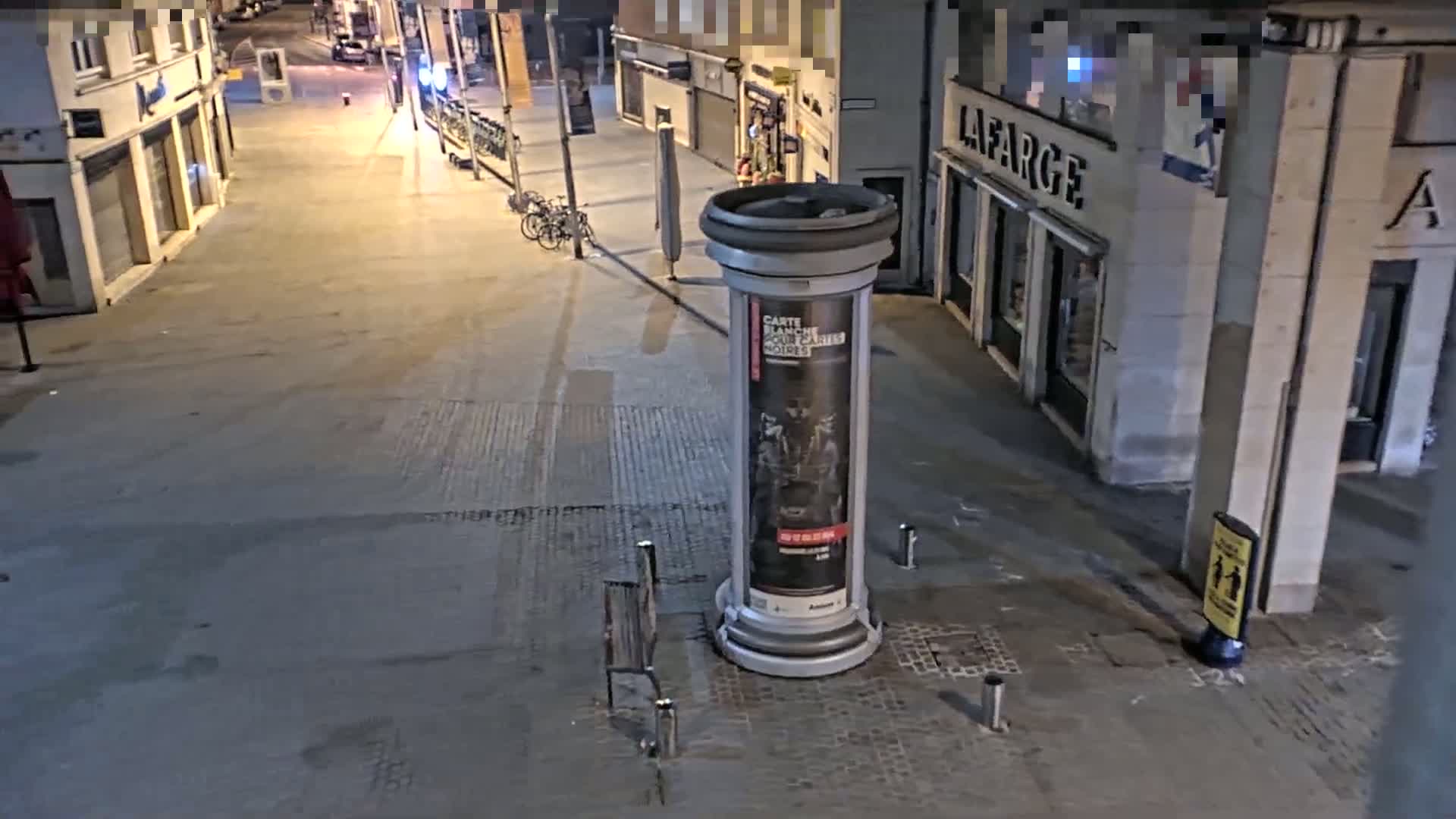 Amiens , Place Gambetta Square Live Cam - Amiens, Somme, Hauts-de-France, France