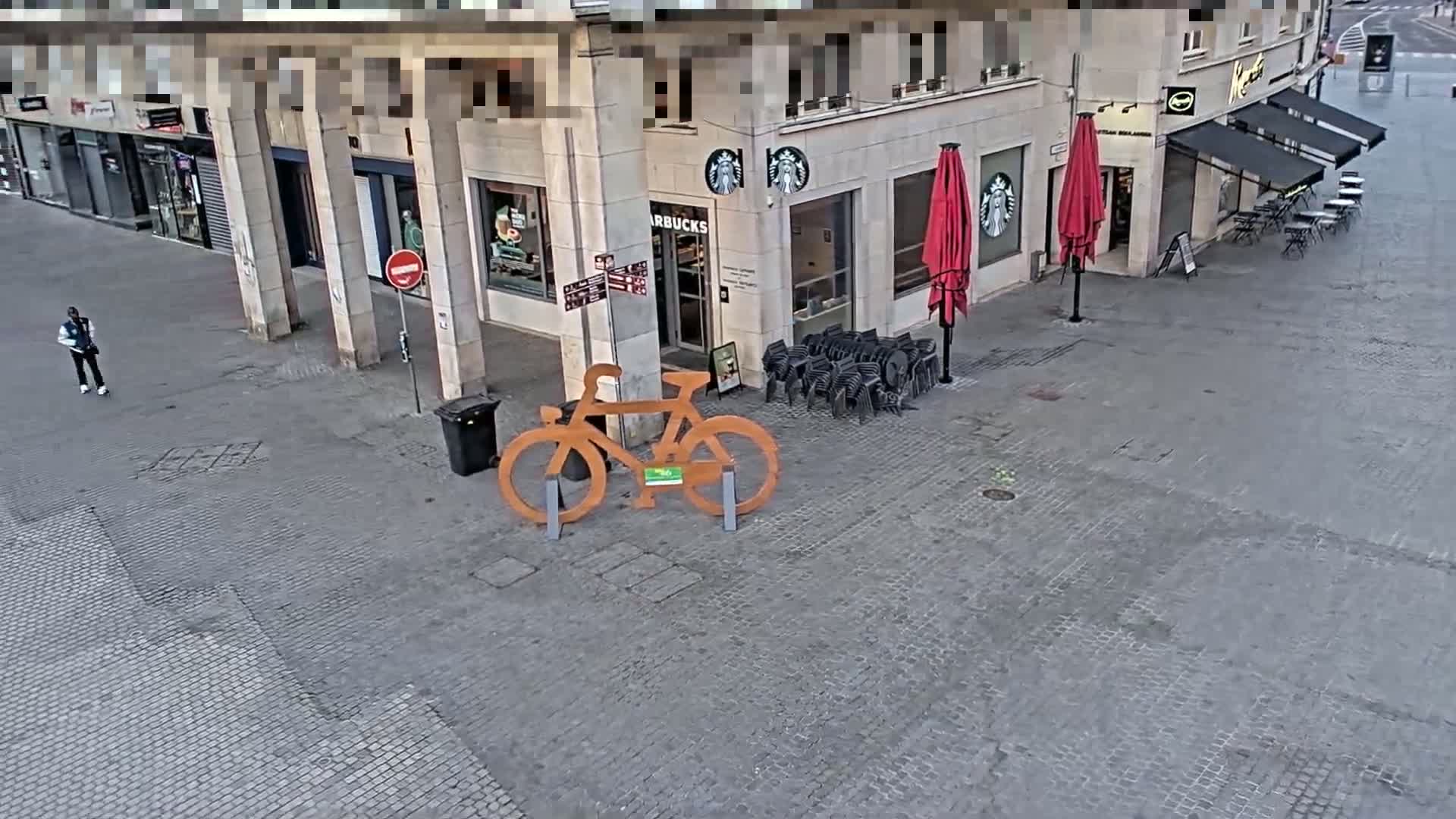 Amiens , Place Gambetta Square Live Cam - Amiens, Somme, Hauts-de-France, France