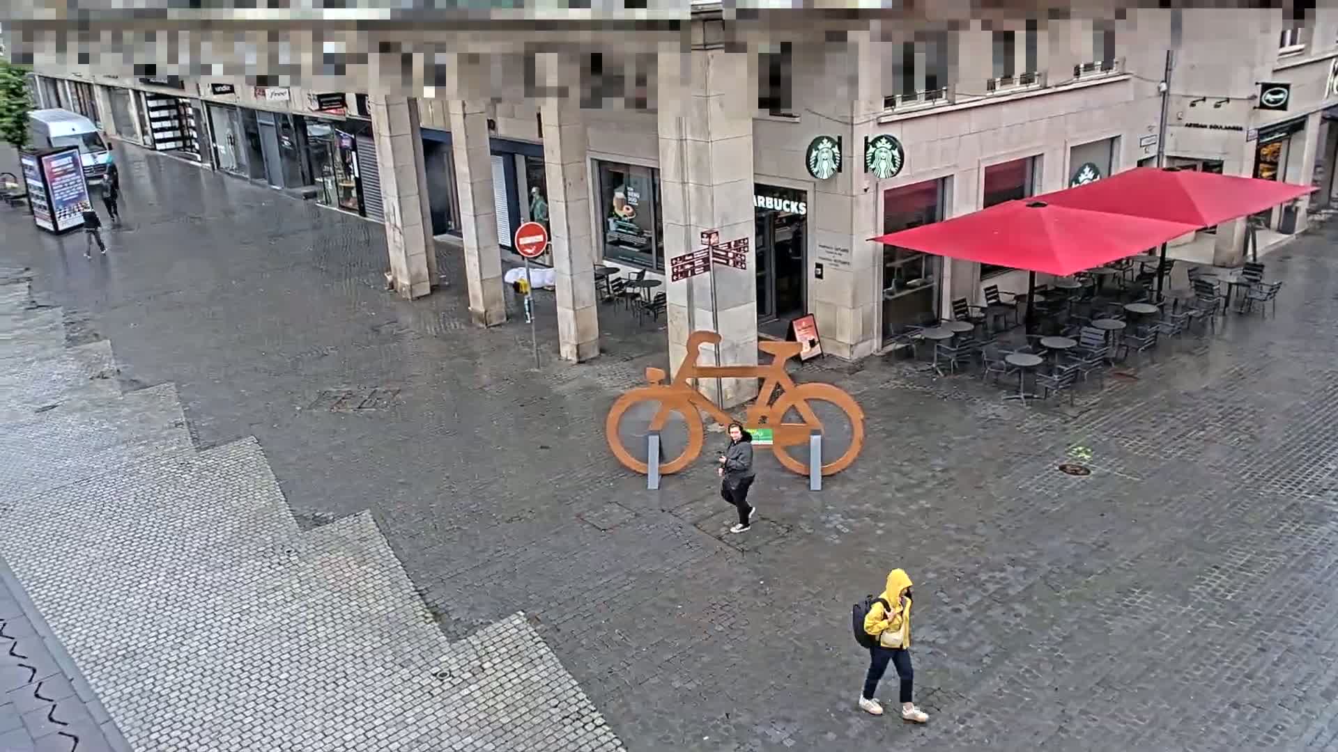 Amiens , Place Gambetta Square Live Cam - Amiens, Somme, Hauts-de-France, France
