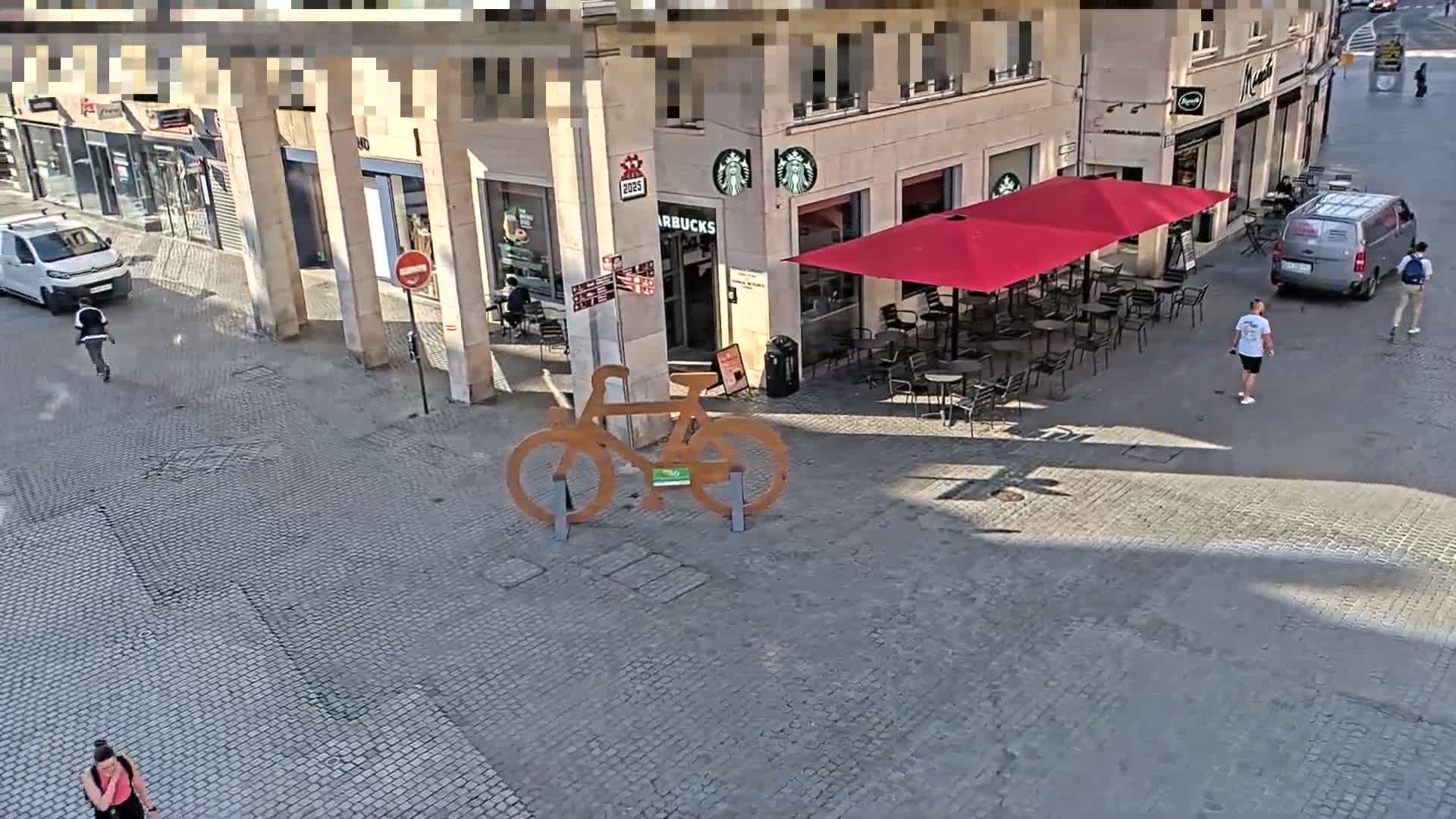 Amiens , Place Gambetta Square Live Cam - Amiens, Somme, Hauts-de-France, France