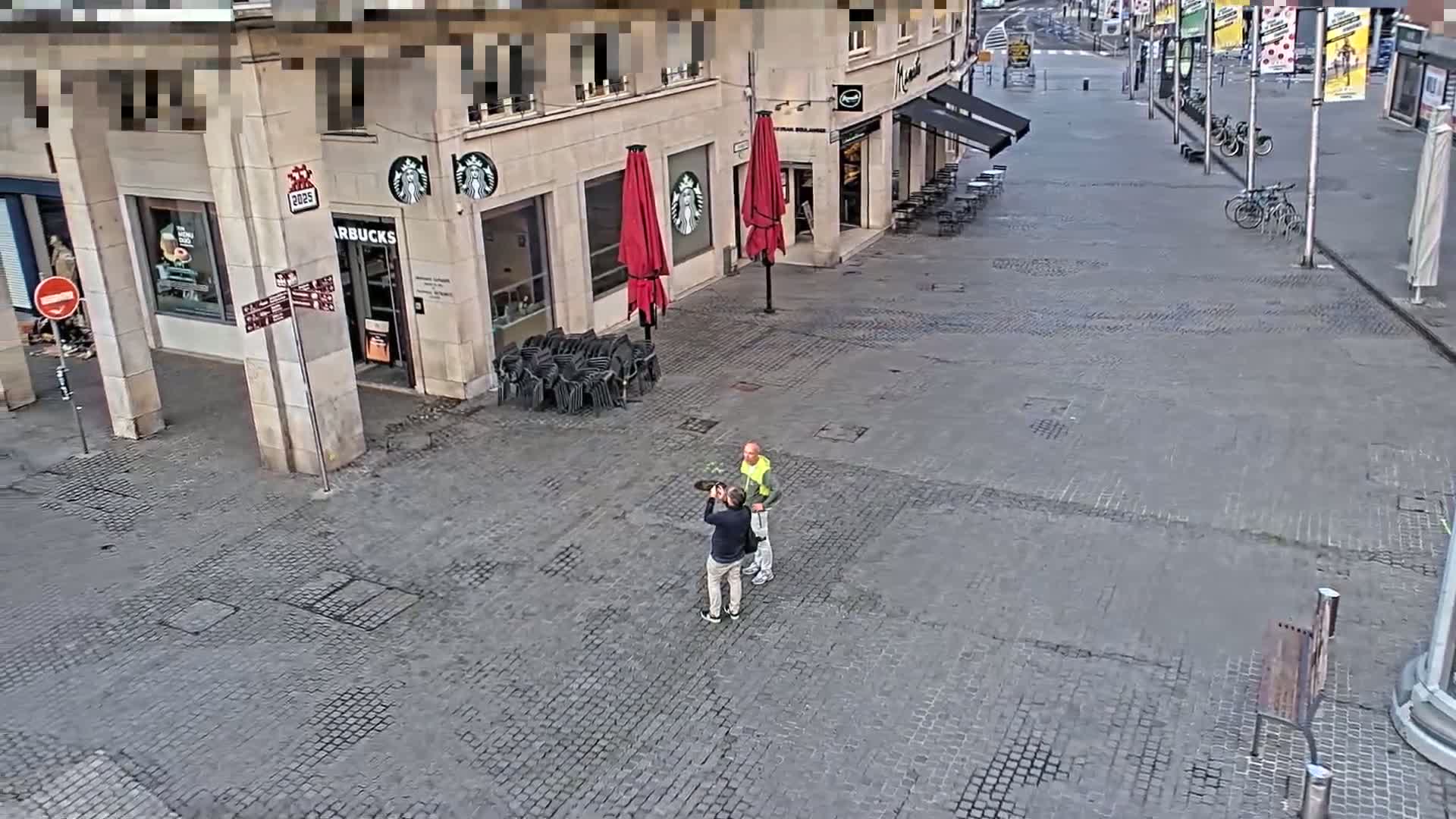 Amiens , Place Gambetta Square Live Cam - Amiens, Somme, Hauts-de-France, France