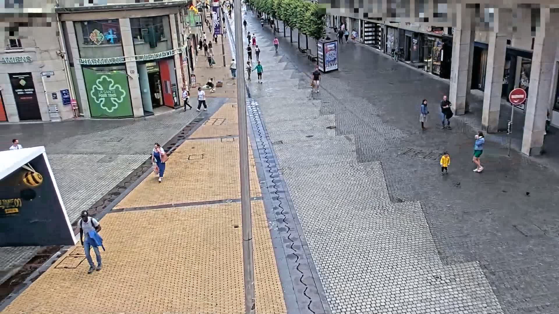 Amiens , Place Gambetta Square Live Cam - Amiens, Somme, Hauts-de-France, France