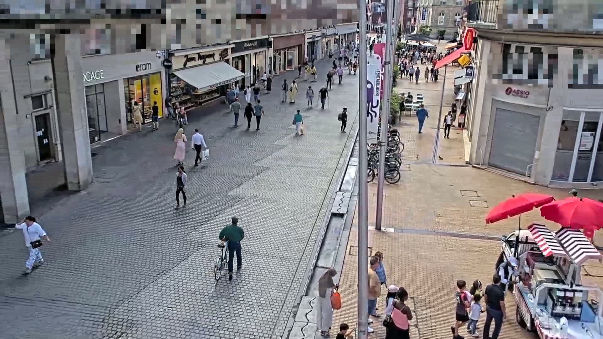Amiens , Place Gambetta Square Live Cam - Amiens, Somme, Hauts-de-France, France