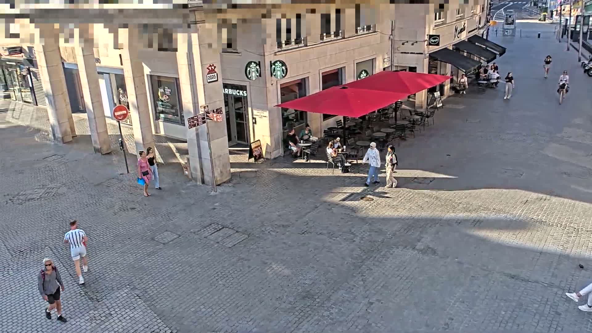 Amiens , Place Gambetta Square Live Cam - Amiens, Somme, Hauts-de-France, France