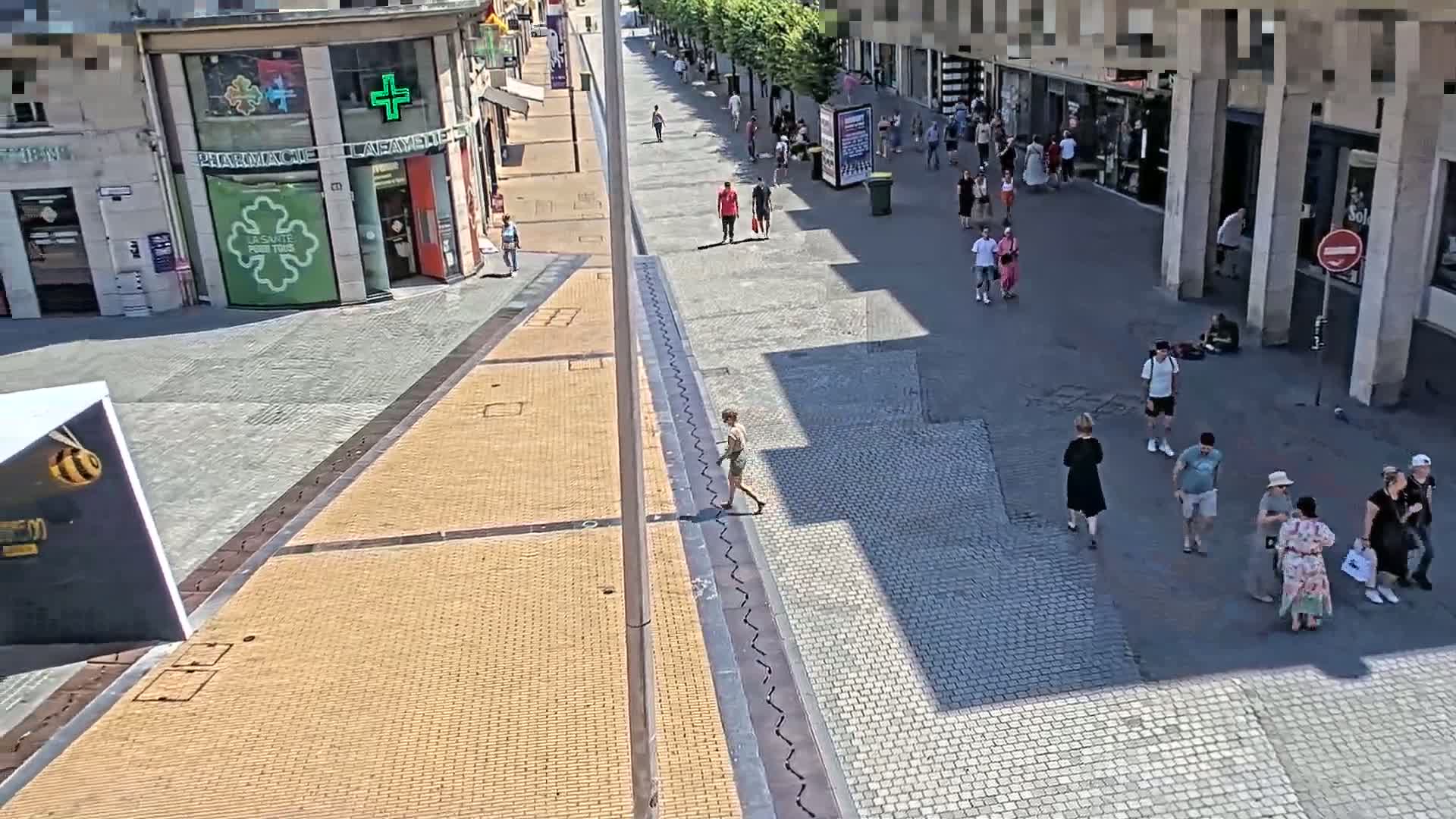 Amiens , Place Gambetta Square Live Cam - Amiens, Somme, Hauts-de-France, France