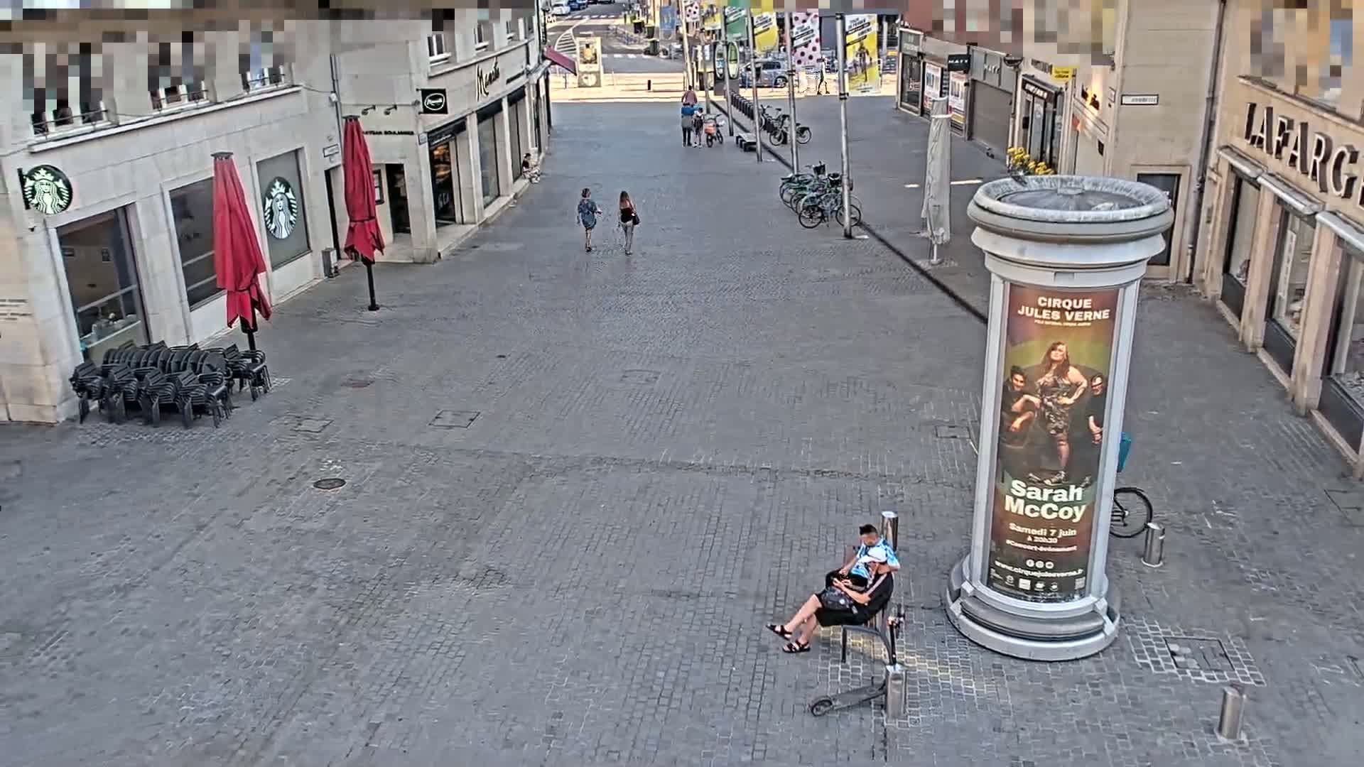 Amiens , Place Gambetta Square Live Cam - Amiens, Somme, Hauts-de-France, France