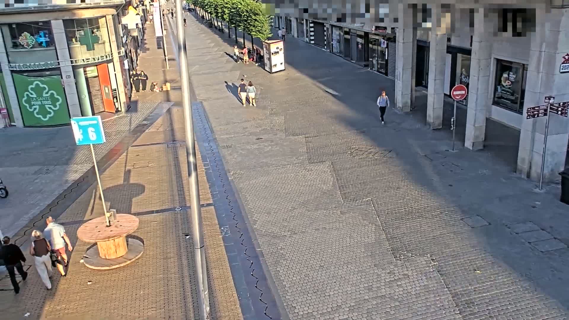 Amiens , Place Gambetta Square Live Cam - Amiens, Somme, Hauts-de-France, France