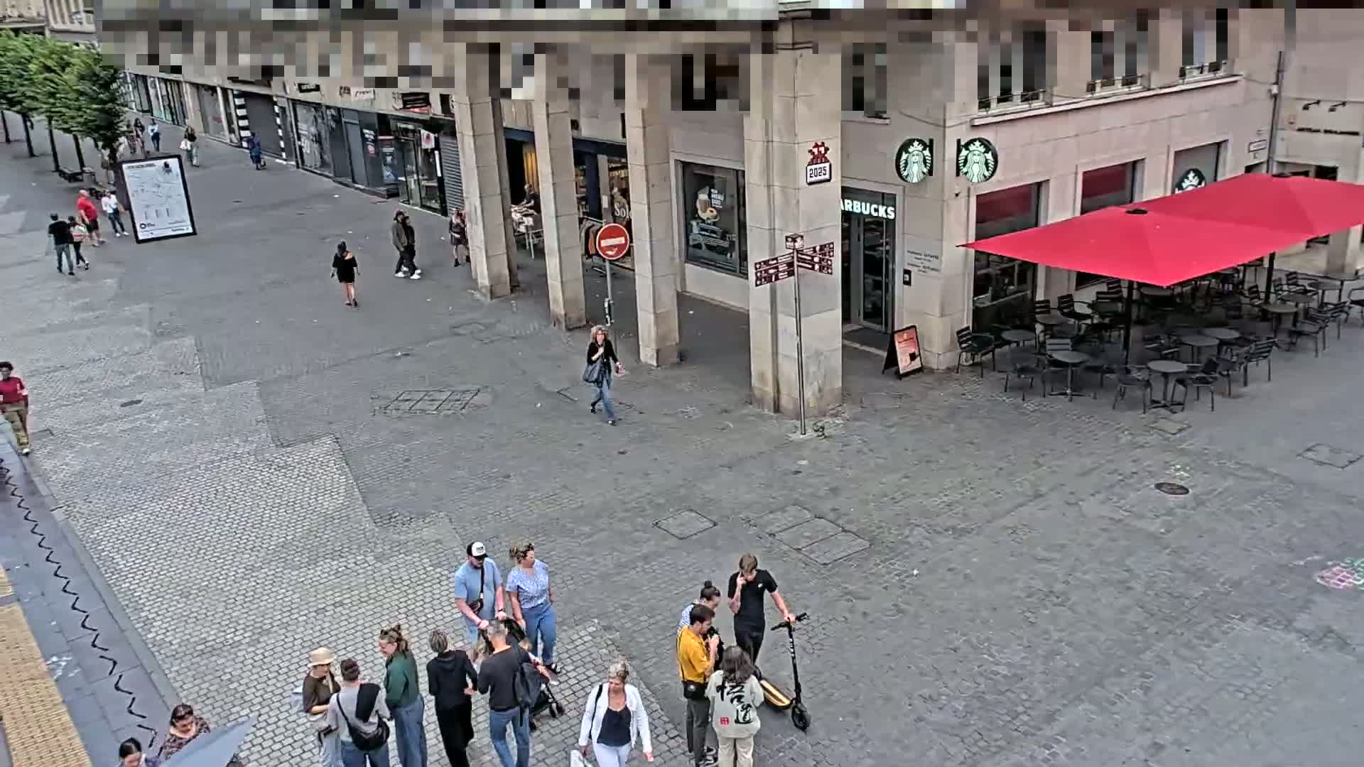 Amiens , Place Gambetta Square Live Cam - Amiens, Somme, Hauts-de-France, France