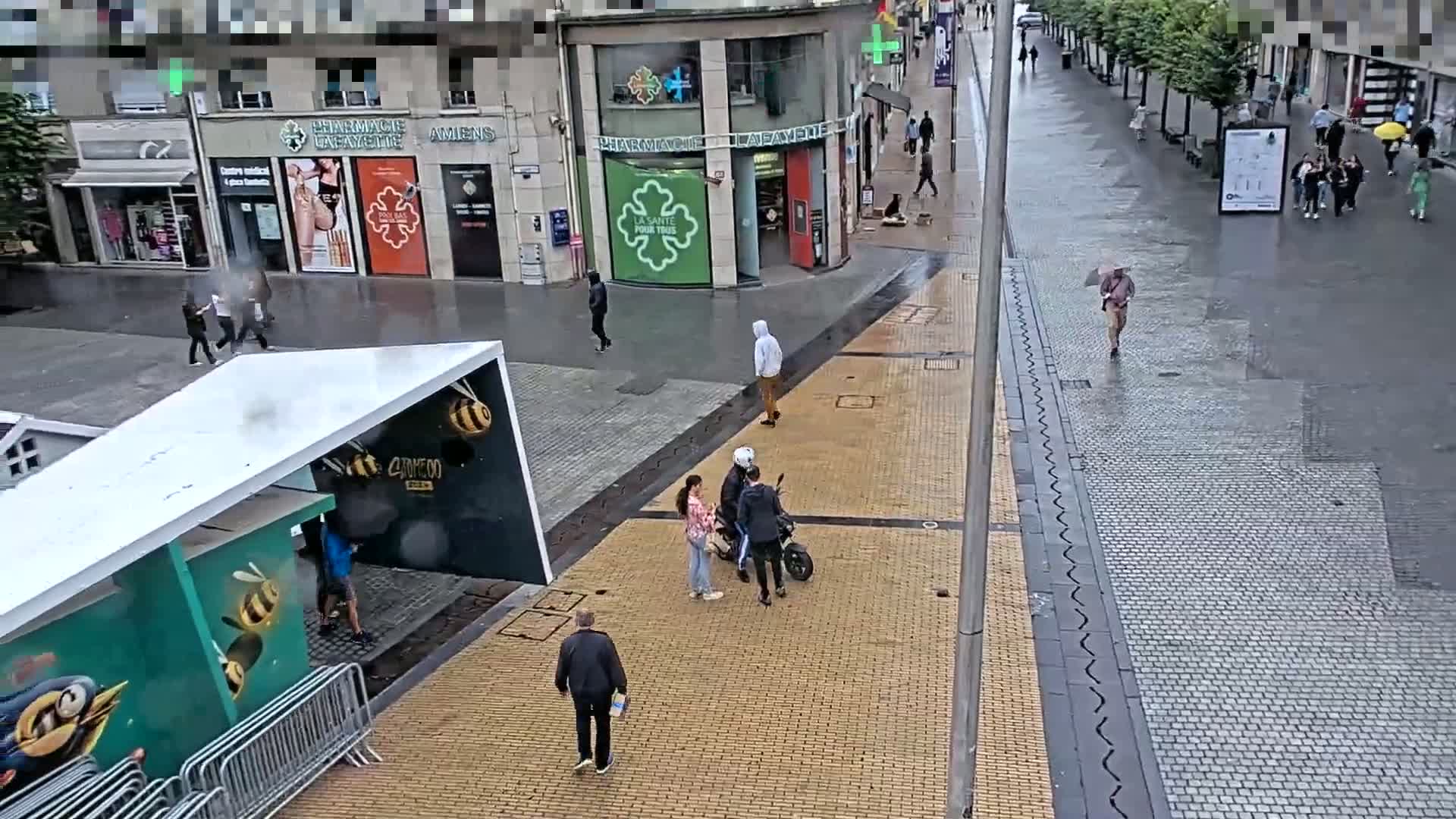 Amiens , Place Gambetta Square Live Cam - Amiens, Somme, Hauts-de-France, France