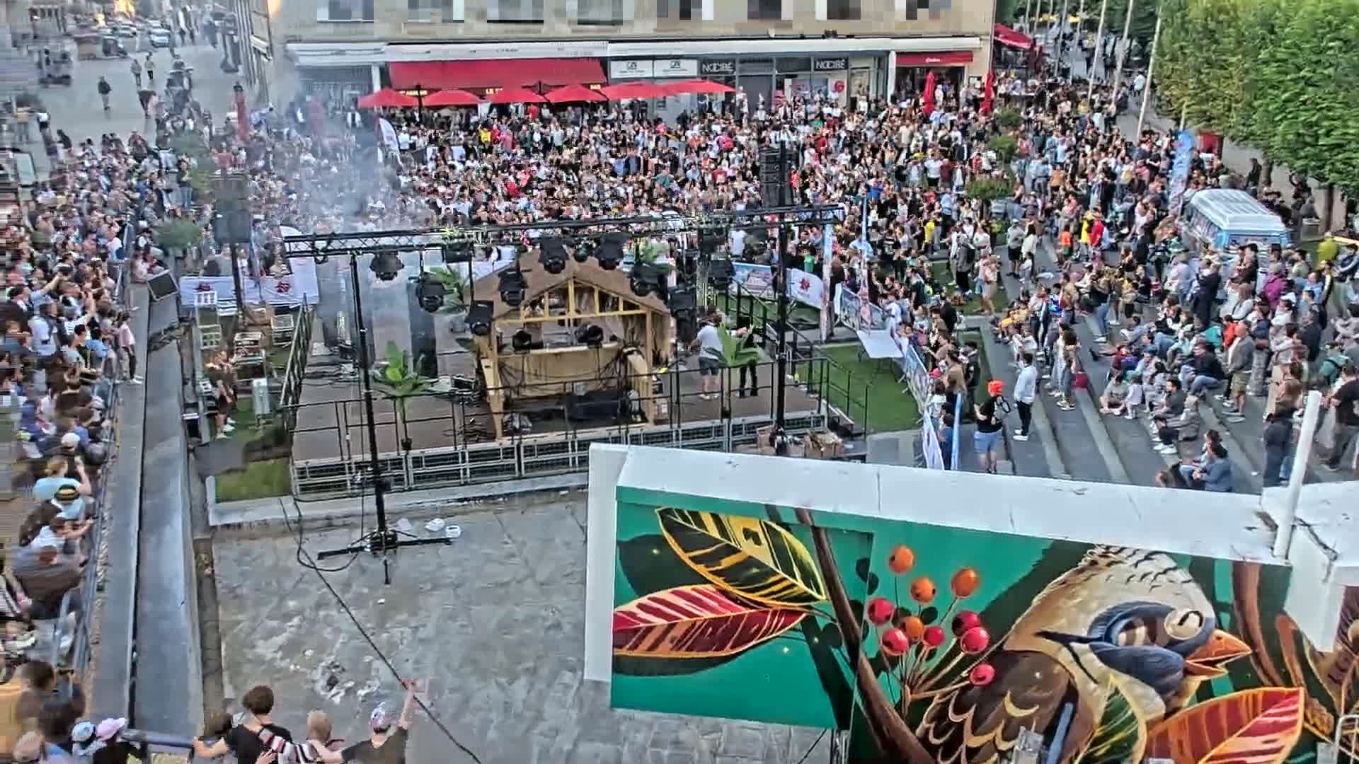 Amiens , Place Gambetta Square Live Cam - Amiens, Somme, Hauts-de-France, France