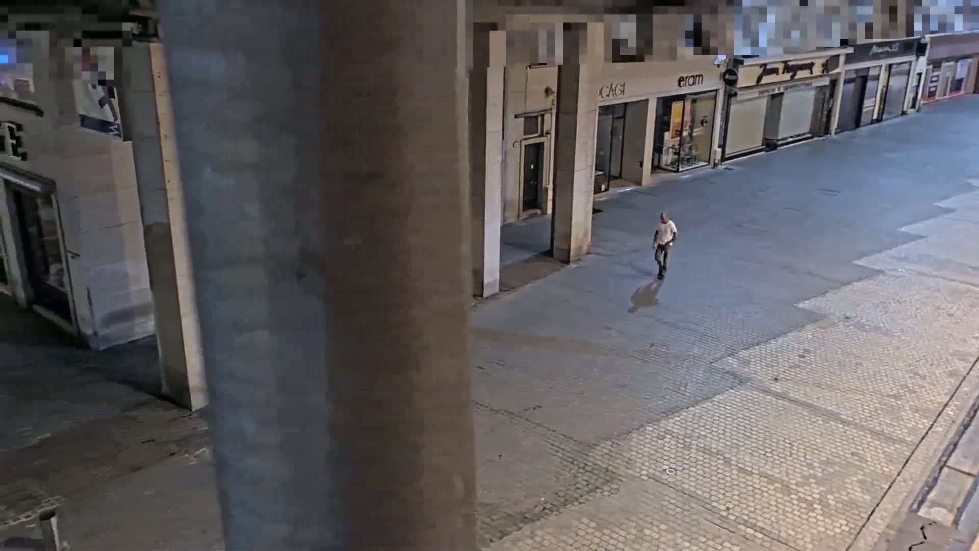 Amiens , Place Gambetta Square Live Cam - Amiens, Somme, Hauts-de-France, France