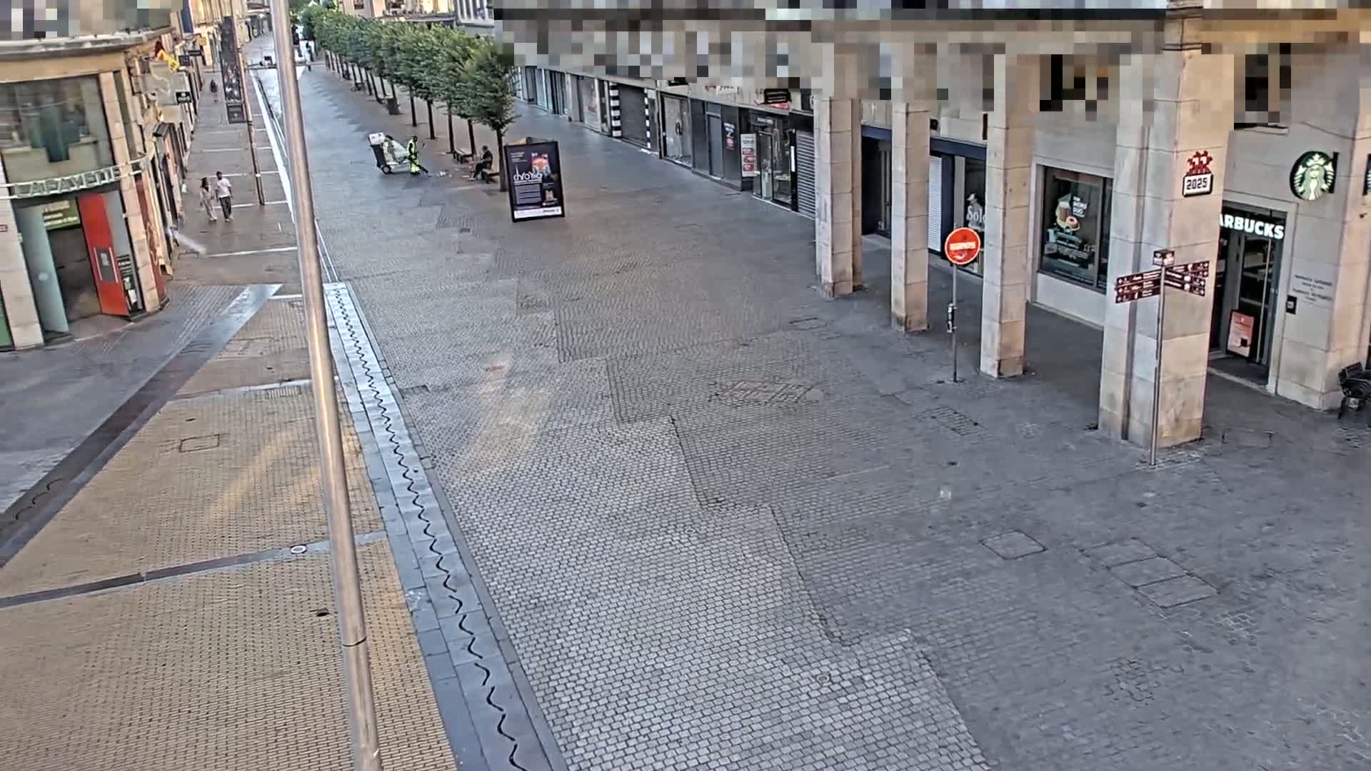 Amiens , Place Gambetta Square Live Cam - Amiens, Somme, Hauts-de-France, France