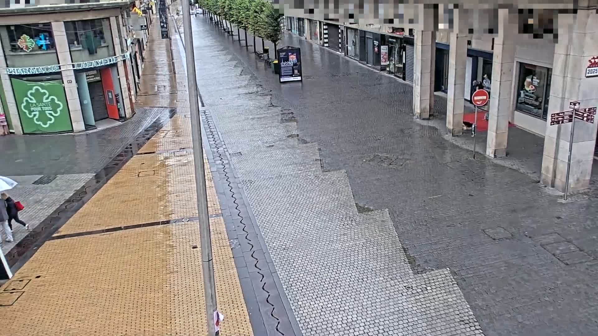 Amiens , Place Gambetta Square Live Cam - Amiens, Somme, Hauts-de-France, France