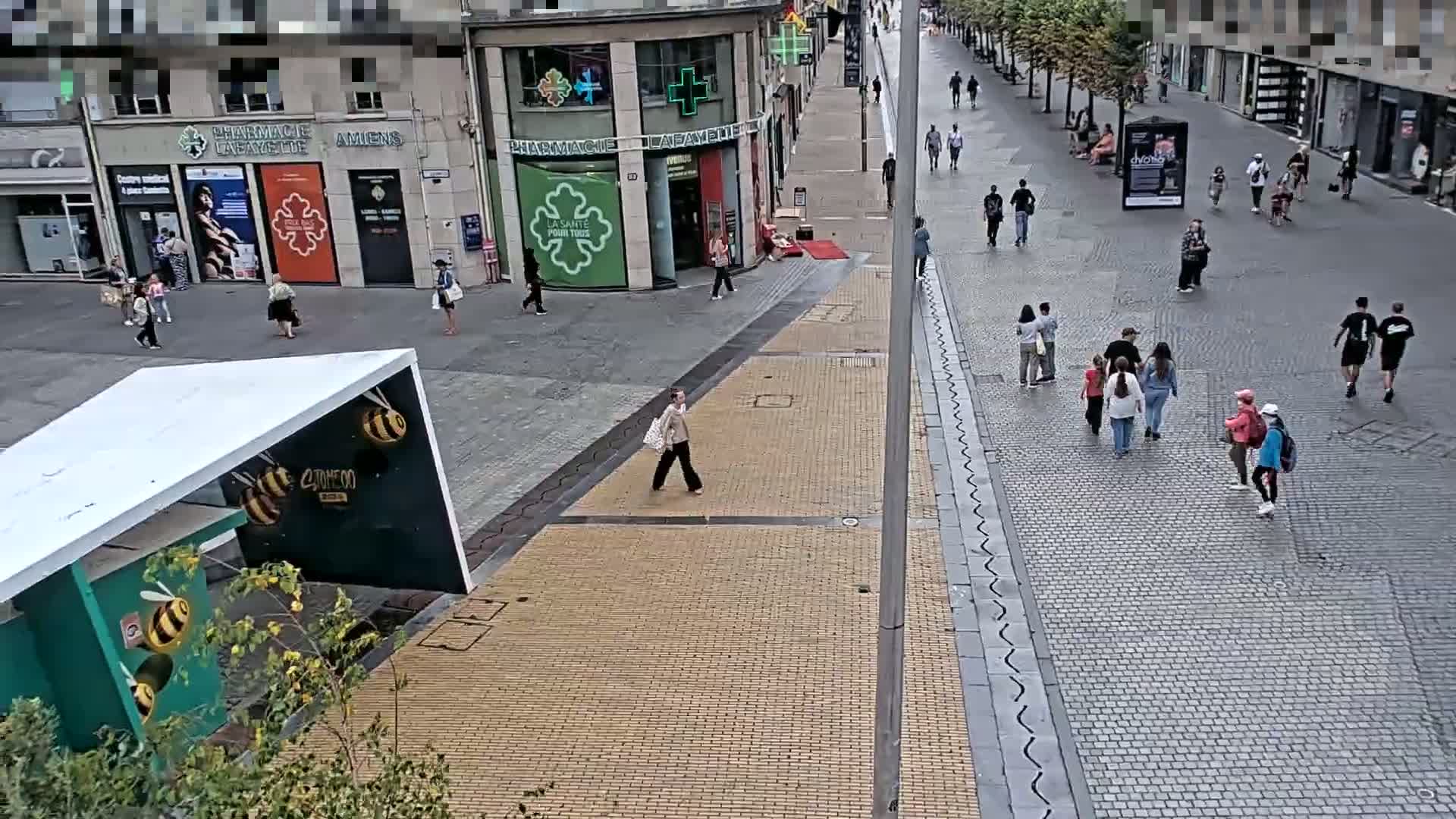 Amiens , Place Gambetta Square Live Cam - Amiens, Somme, Hauts-de-France, France