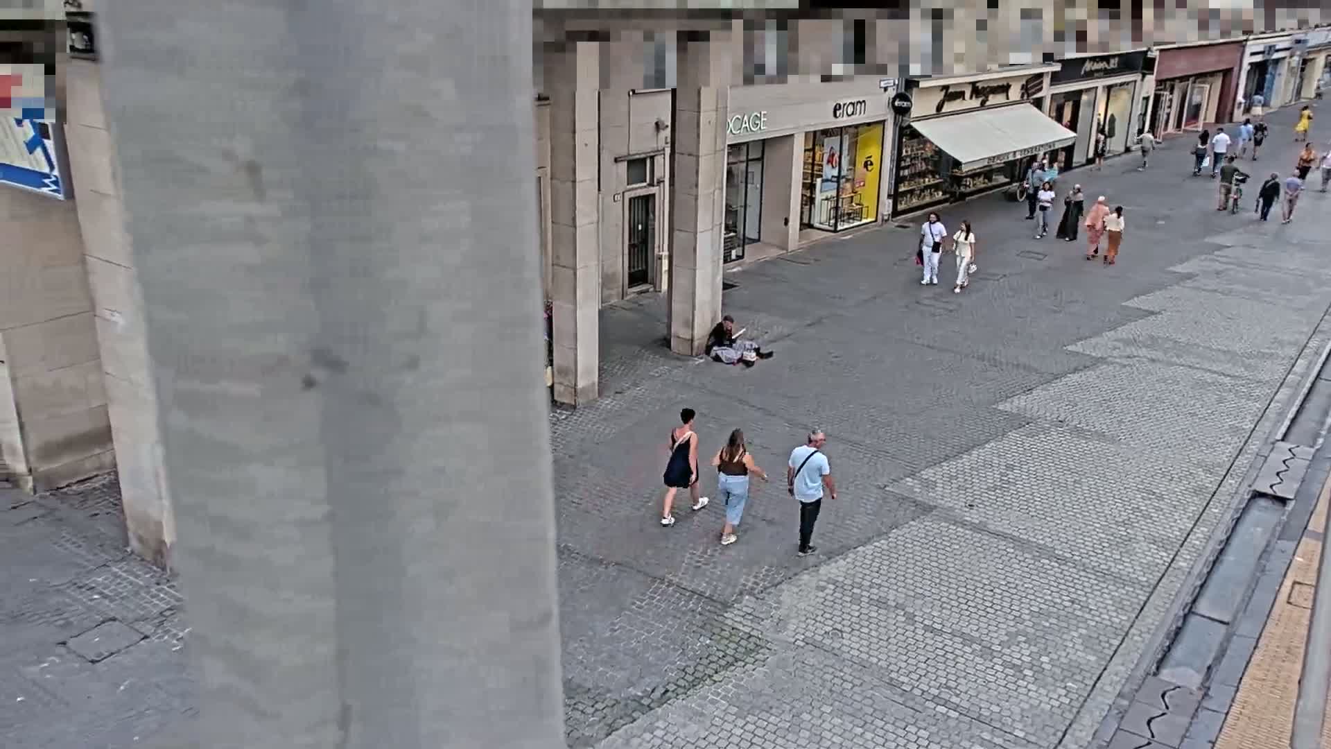 Amiens , Place Gambetta Square Live Cam - Amiens, Somme, Hauts-de-France, France