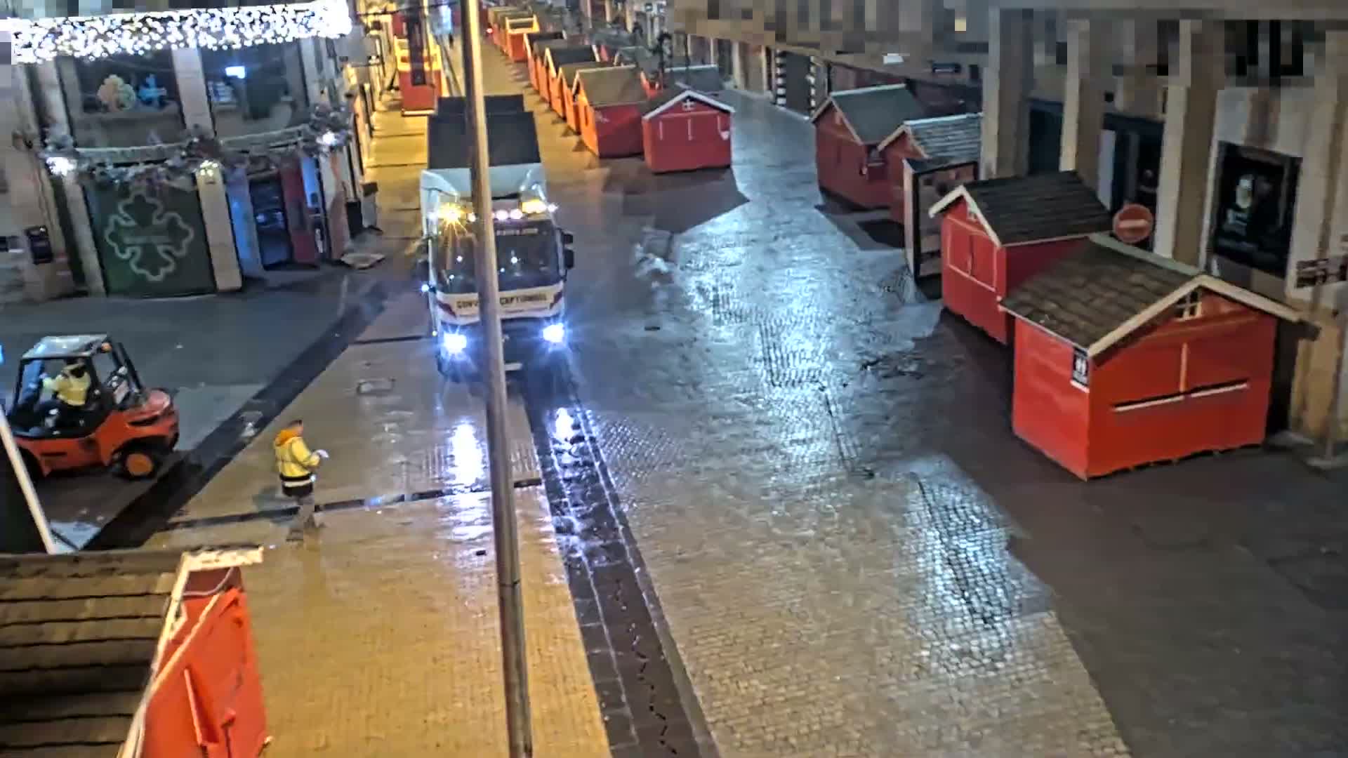 Amiens , Place Gambetta Square Live Cam - Amiens, Somme, Hauts-de-France, France