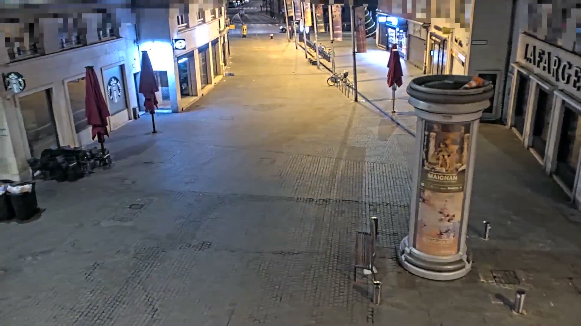 Amiens , Place Gambetta Square Live Cam - Amiens, Somme, Hauts-de-France, France