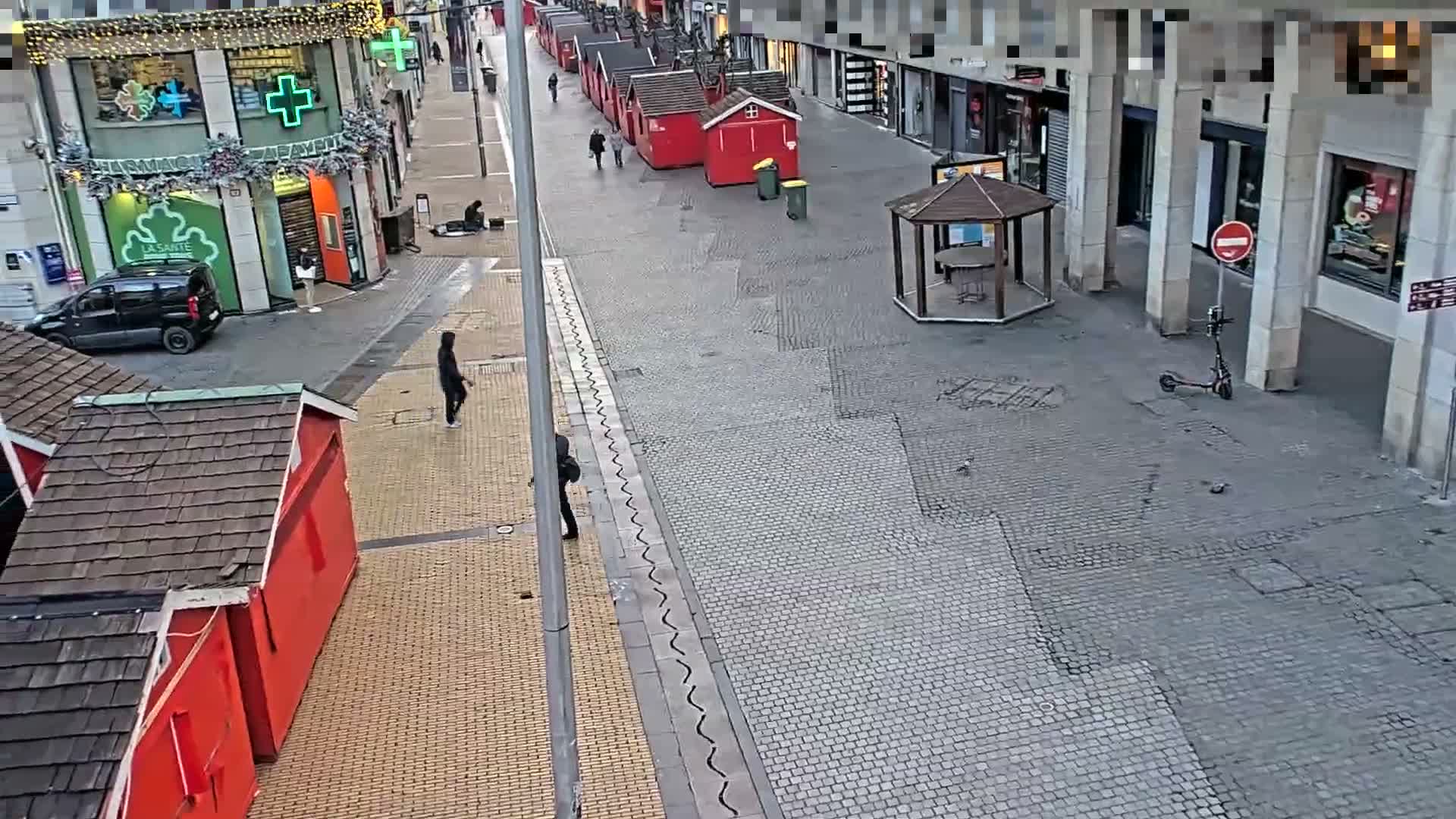 Amiens , Place Gambetta Square Live Cam - Amiens, Somme, Hauts-de-France, France