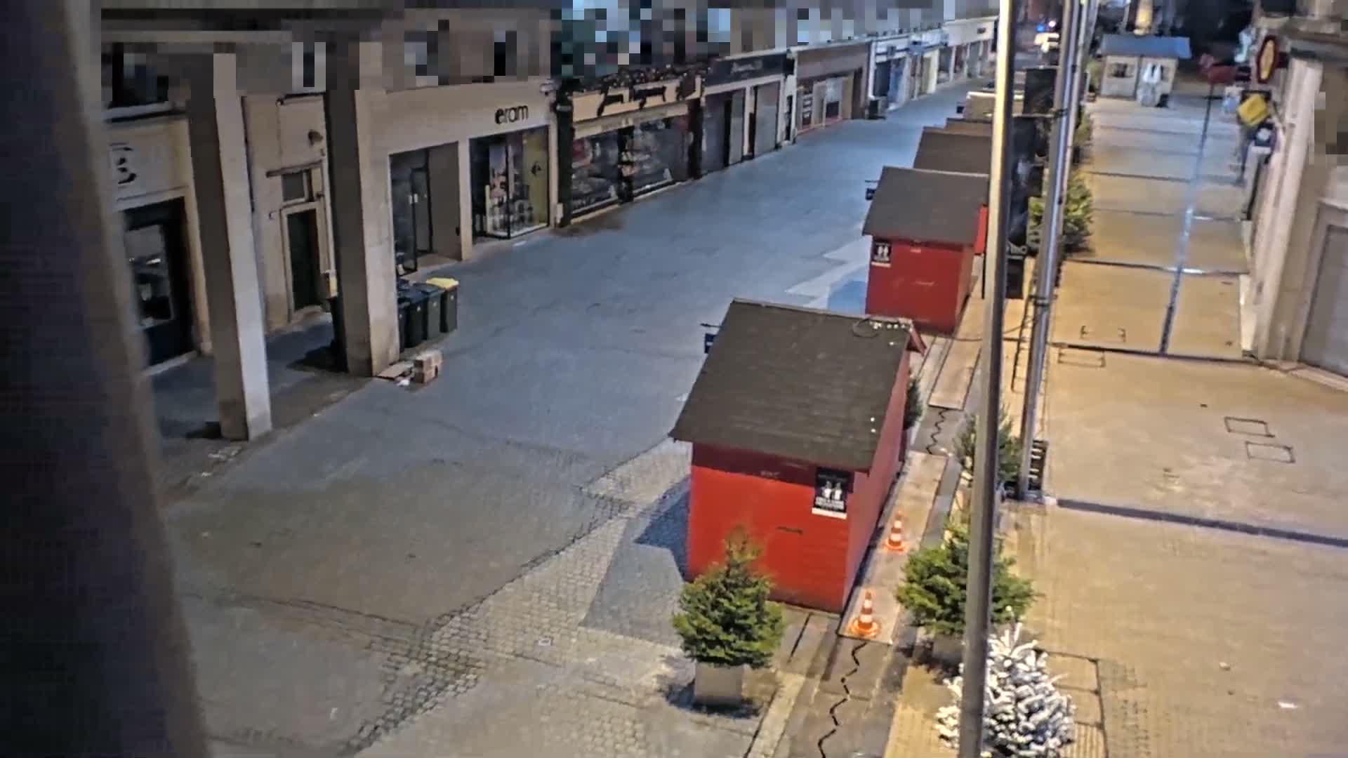 Amiens , Place Gambetta Square Live Cam - Amiens, Somme, Hauts-de-France, France