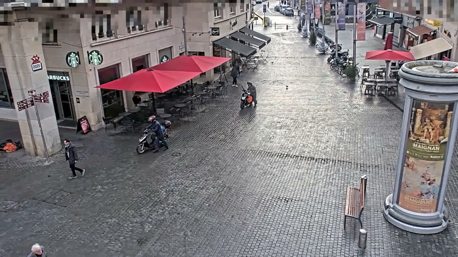 Amiens , Place Gambetta Square Live Cam - Amiens, Somme, Hauts-de-France, France