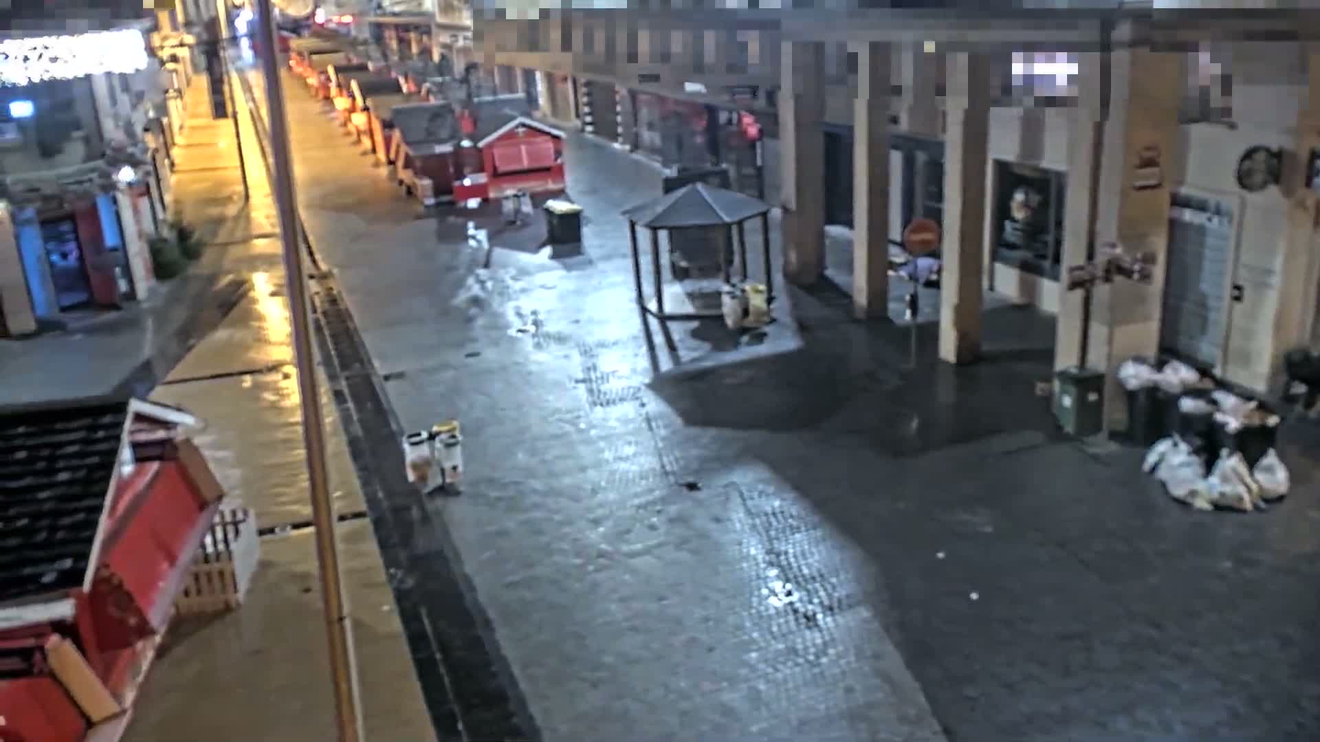 Amiens , Place Gambetta Square Live Cam - Amiens, Somme, Hauts-de-France, France