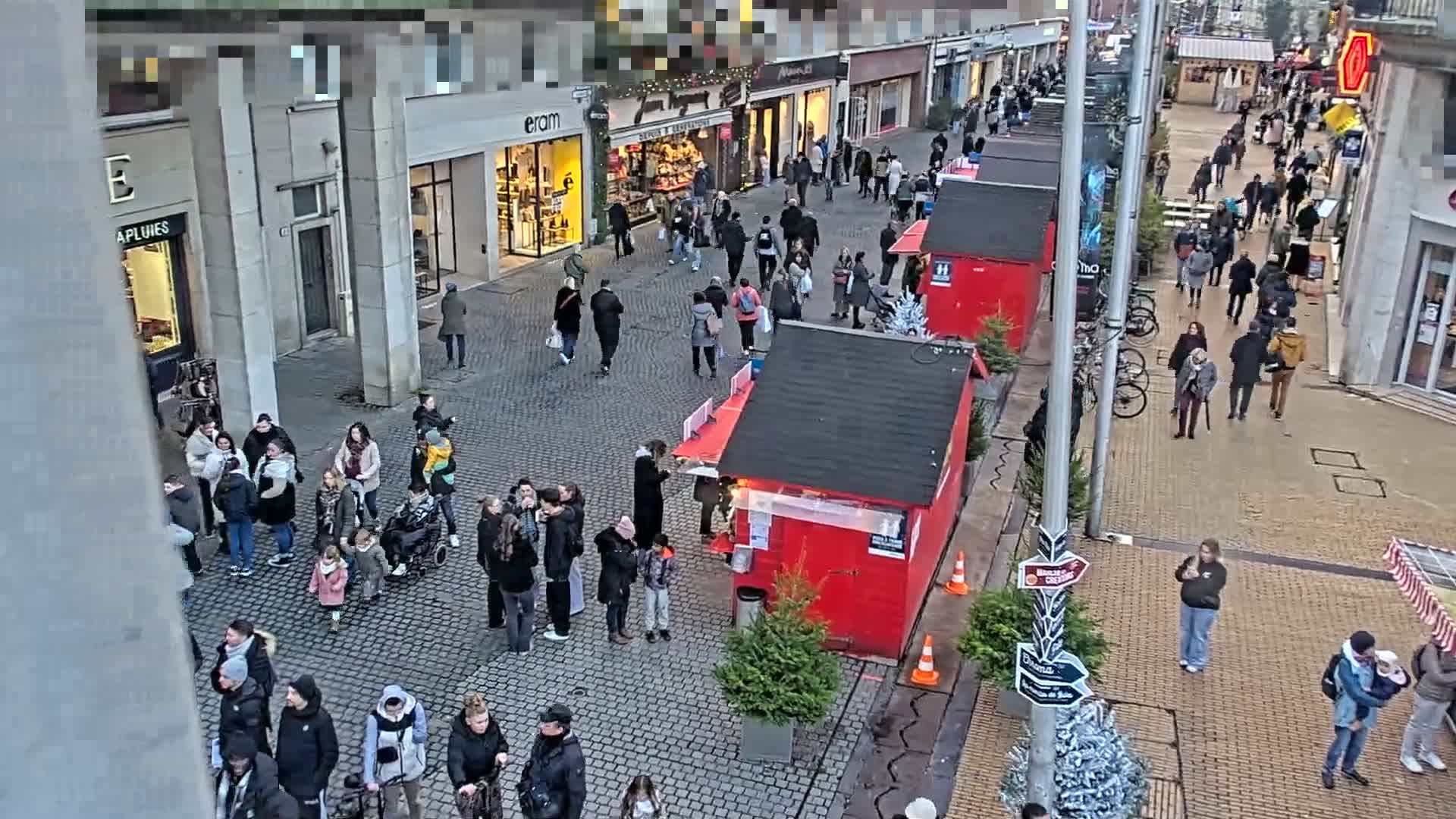 Amiens , Place Gambetta Square Live Cam - Amiens, Somme, Hauts-de-France, France