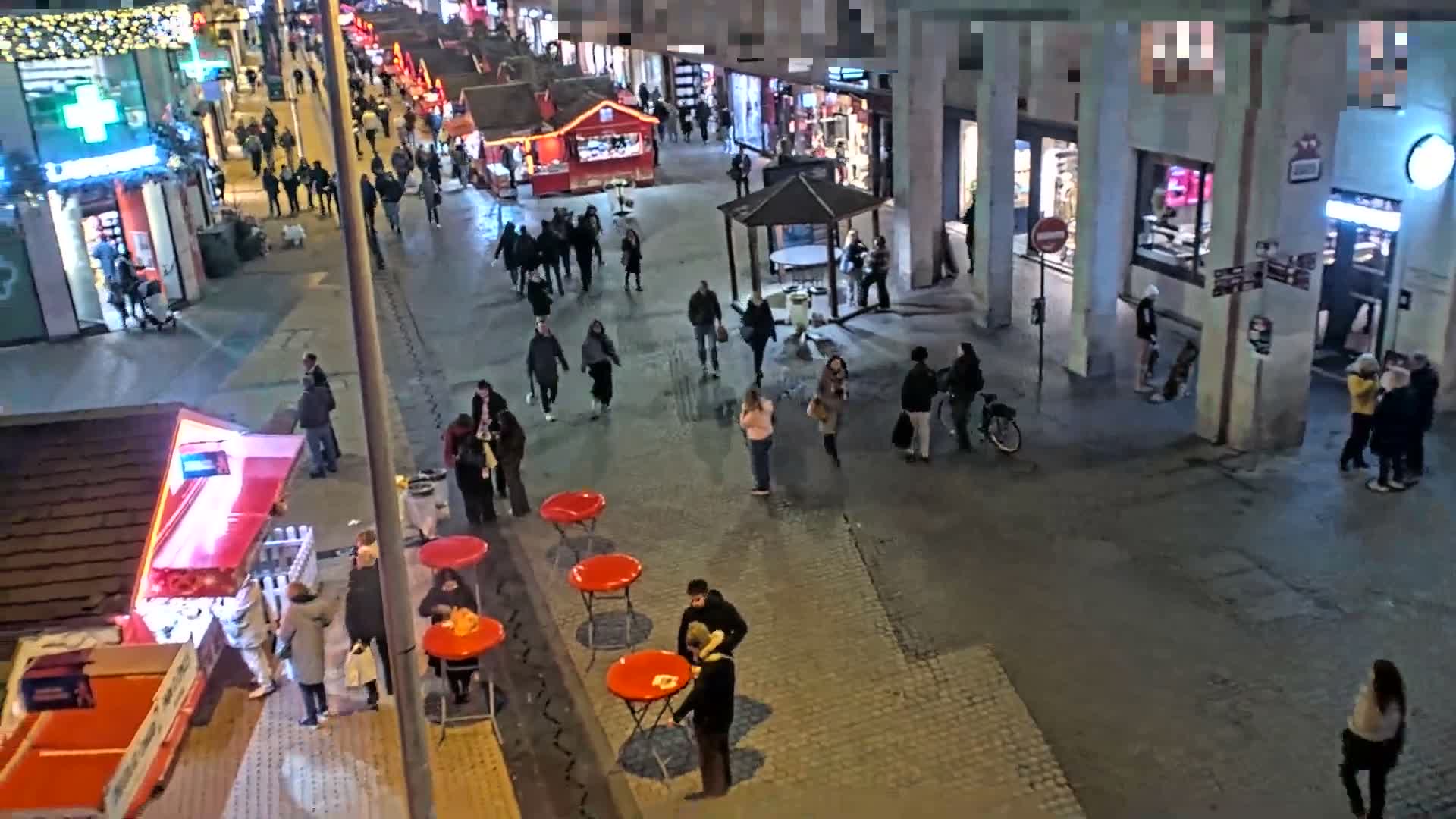 Amiens , Place Gambetta Square Live Cam - Amiens, Somme, Hauts-de-France, France