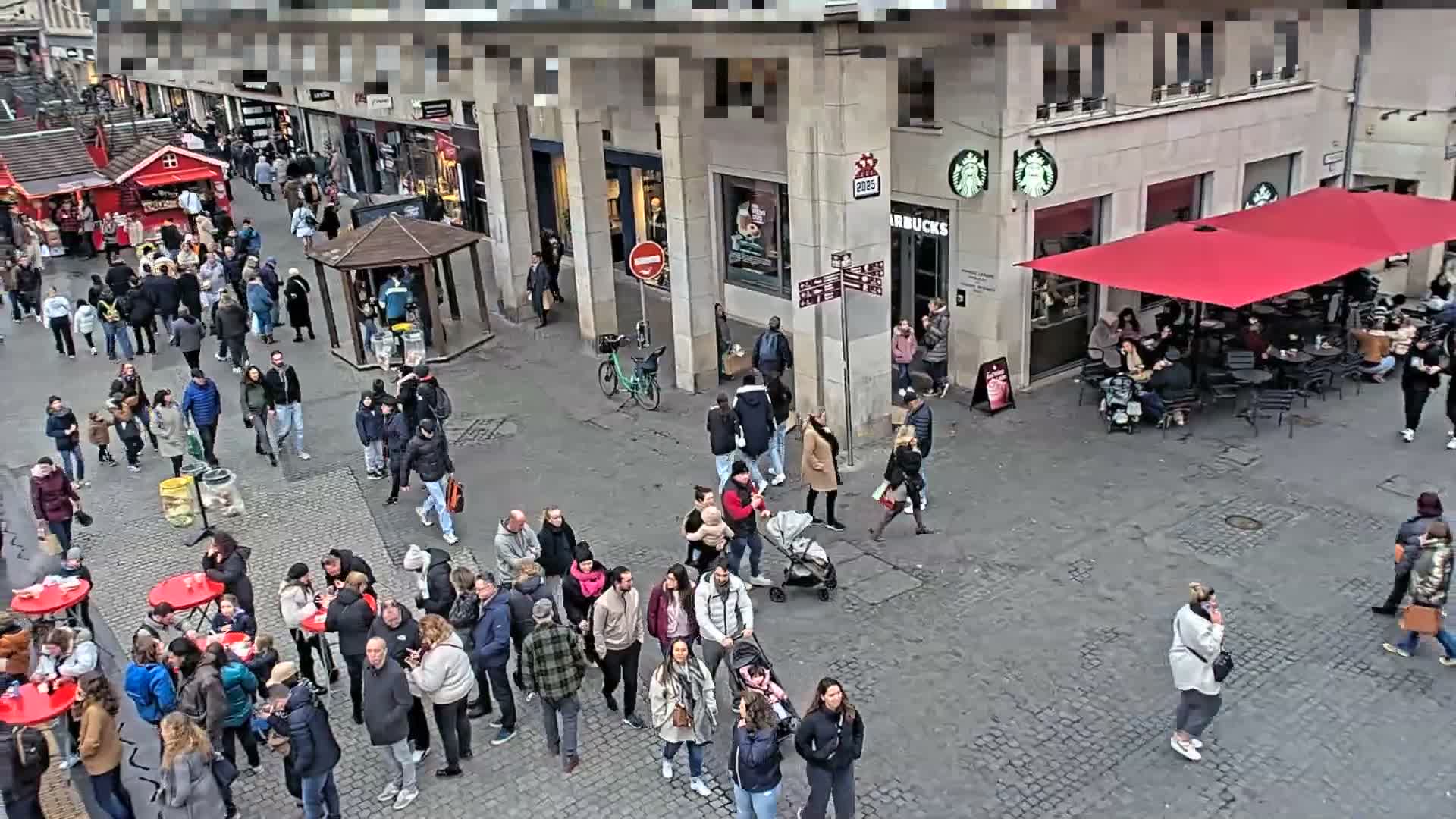 Amiens , Place Gambetta Square Live Cam - Amiens, Somme, Hauts-de-France, France