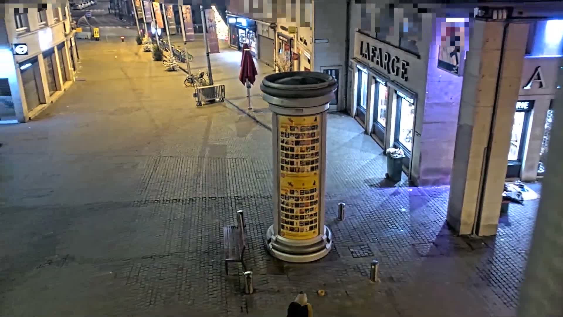 Amiens , Place Gambetta Square Live Cam - Amiens, Somme, Hauts-de-France, France