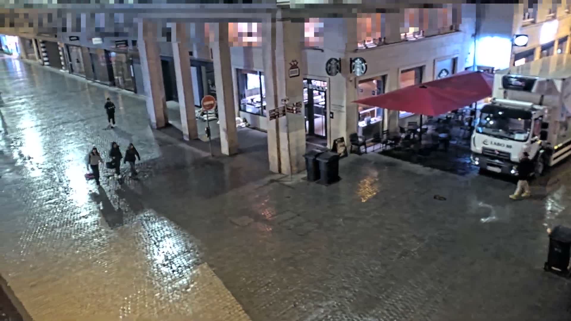 Amiens , Place Gambetta Square Live Cam - Amiens, Somme, Hauts-de-France, France
