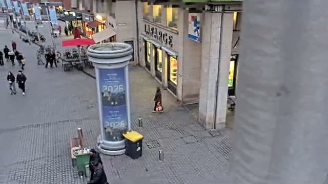 Amiens , Place Gambetta Square Live Cam - Amiens, Somme, Hauts-de-France, France