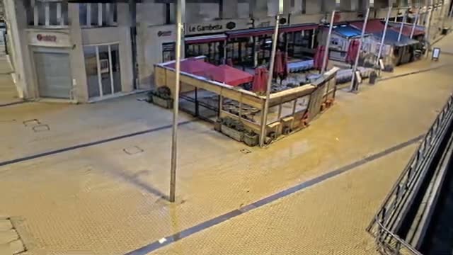 Amiens , Place Gambetta Square Live Cam - Amiens, Somme, Hauts-de-France, France