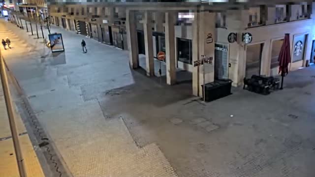Amiens , Place Gambetta Square Live Cam - Amiens, Somme, Hauts-de-France, France