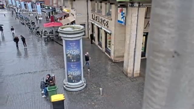 Amiens , Place Gambetta Square Live Cam - Amiens, Somme, Hauts-de-France, France